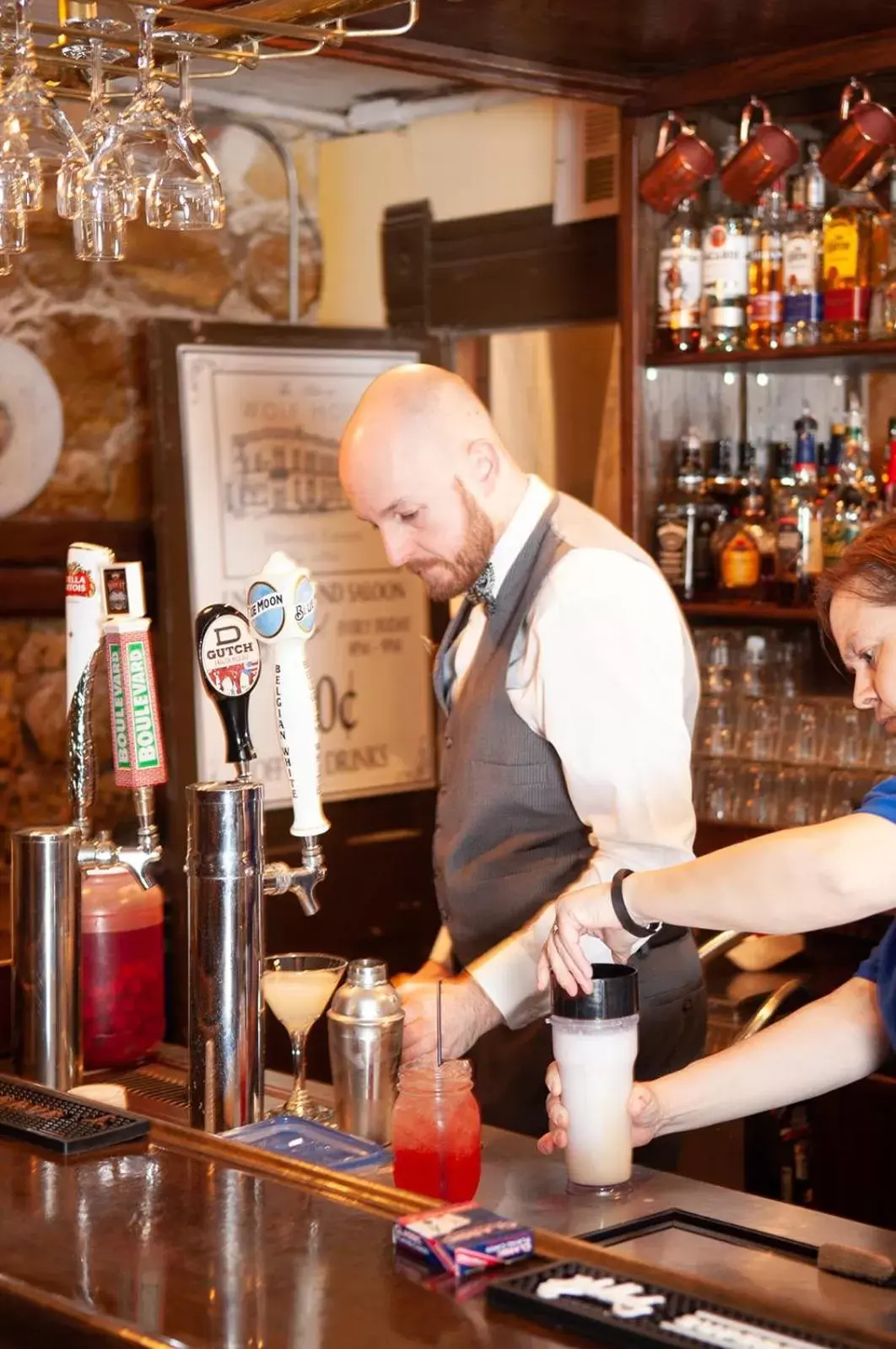 Lounge/Bar in The Historic Wolf Hotel