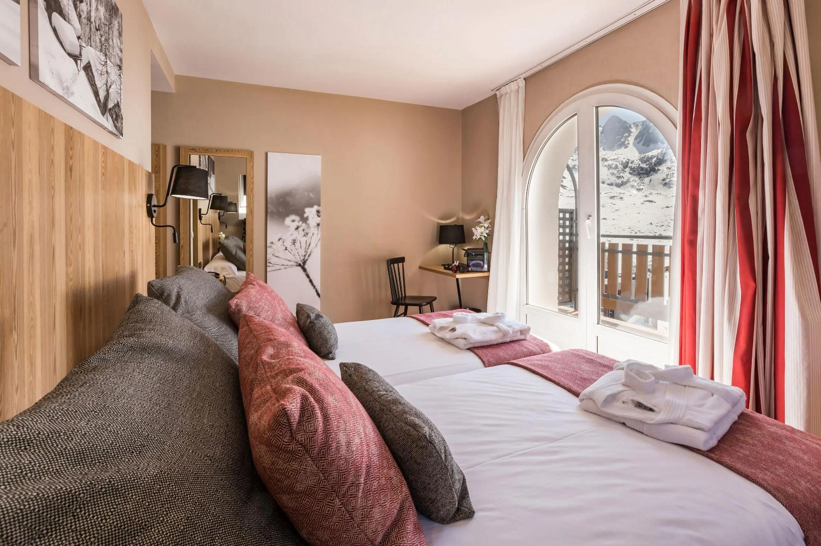 Bed in Hotel Grand Pas by Nexta