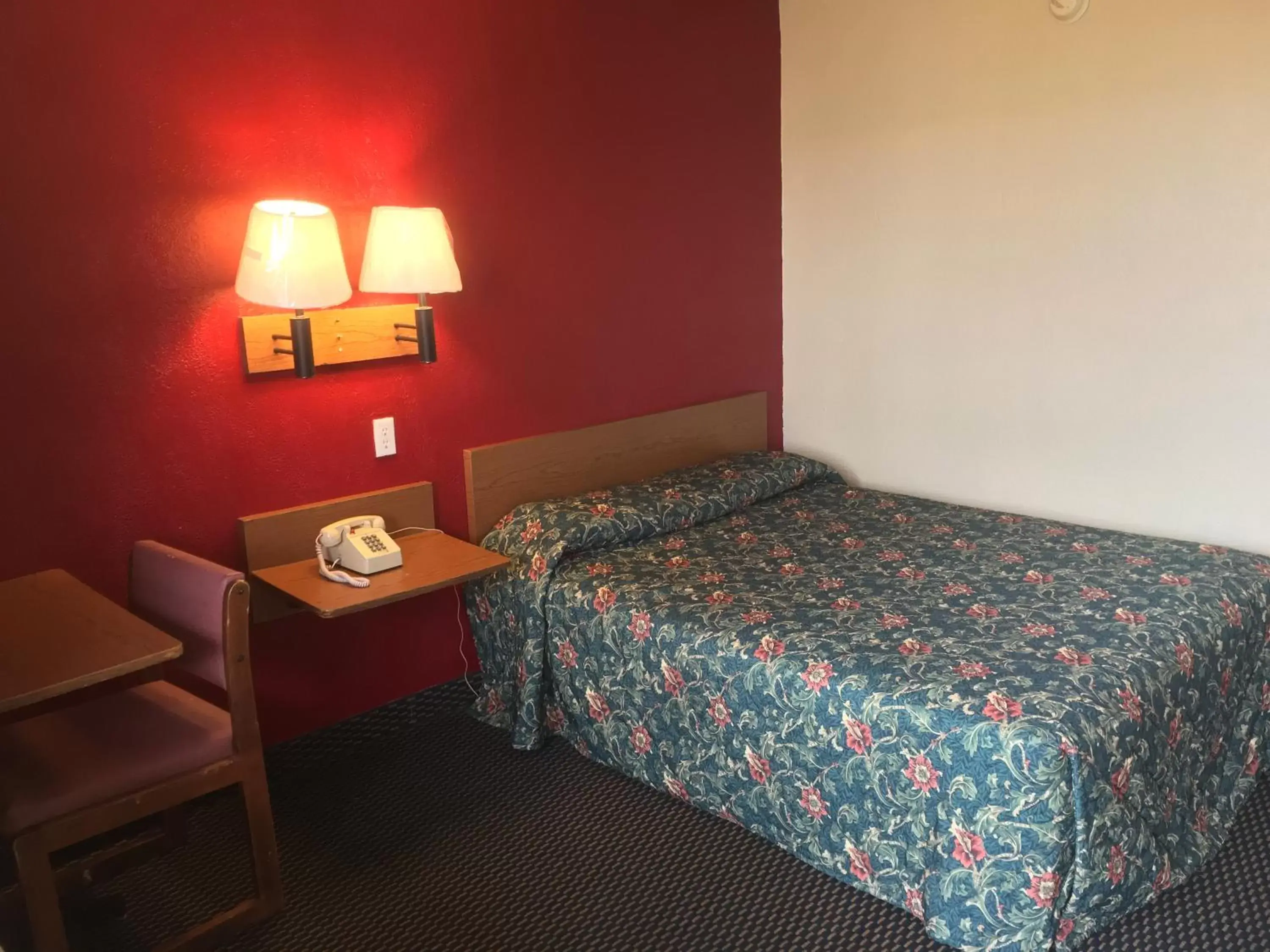 Photo of the whole room, Bed in Relax Inn West Amarillo Medical Center