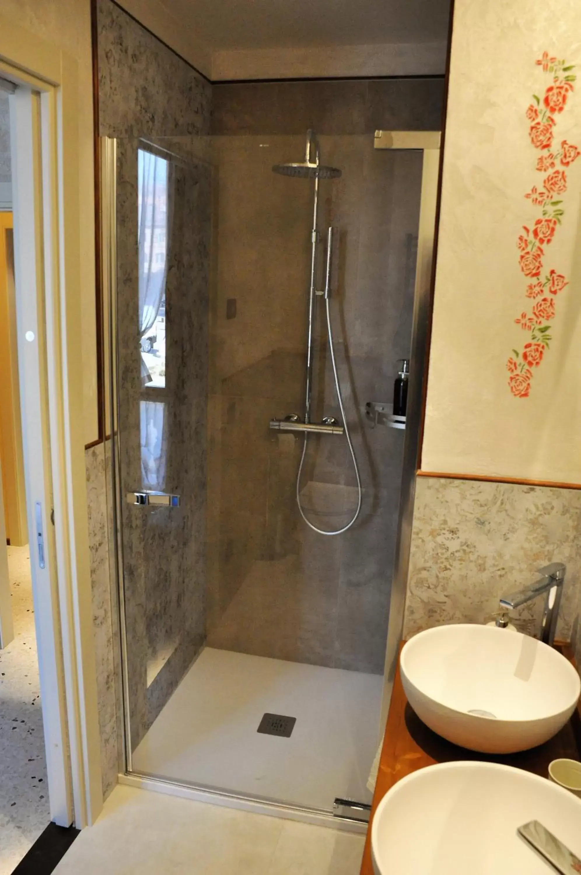 Shower, Bathroom in NAZIONALE Camere