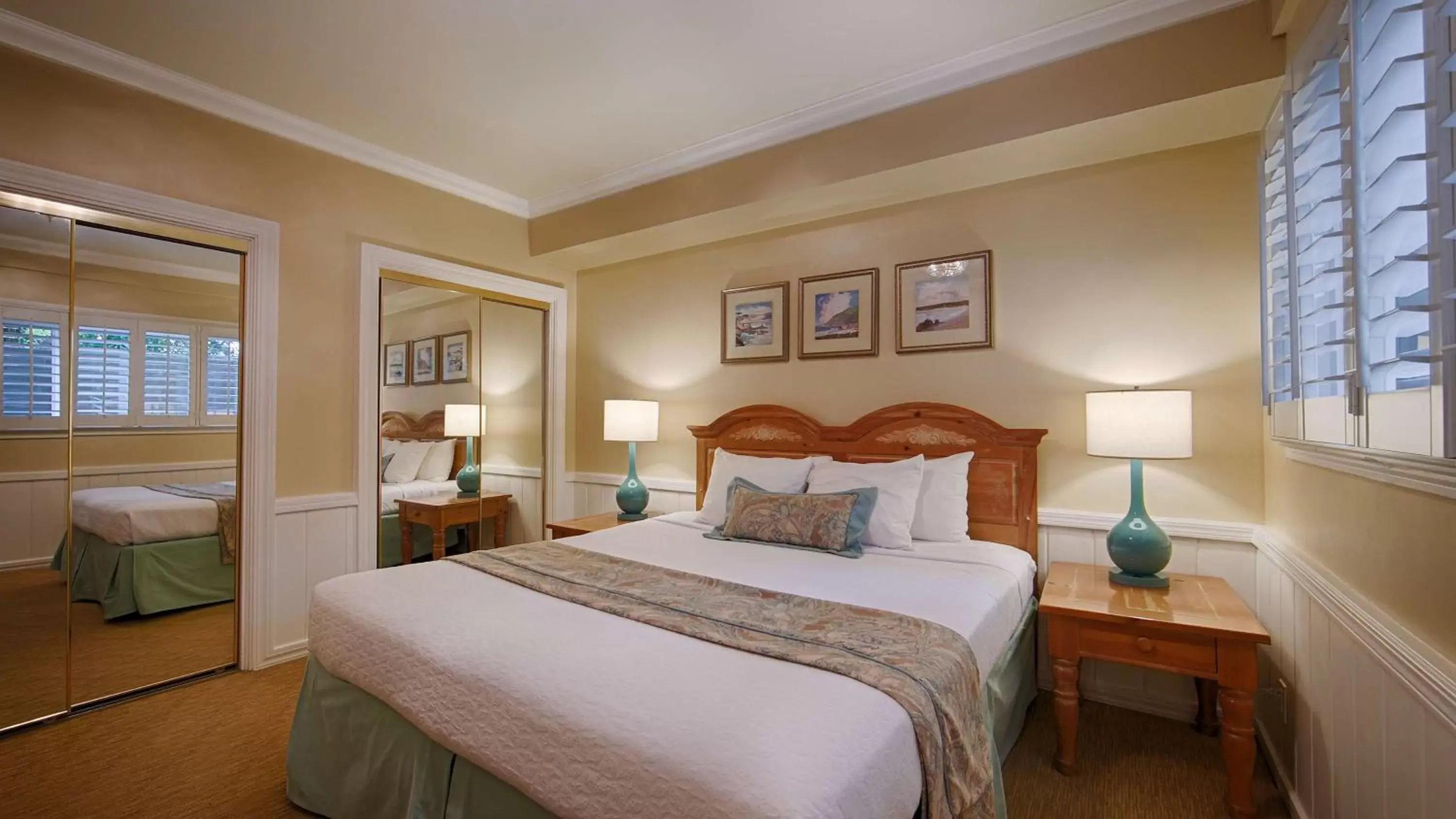 Photo of the whole room in Carmel Bay View Inn