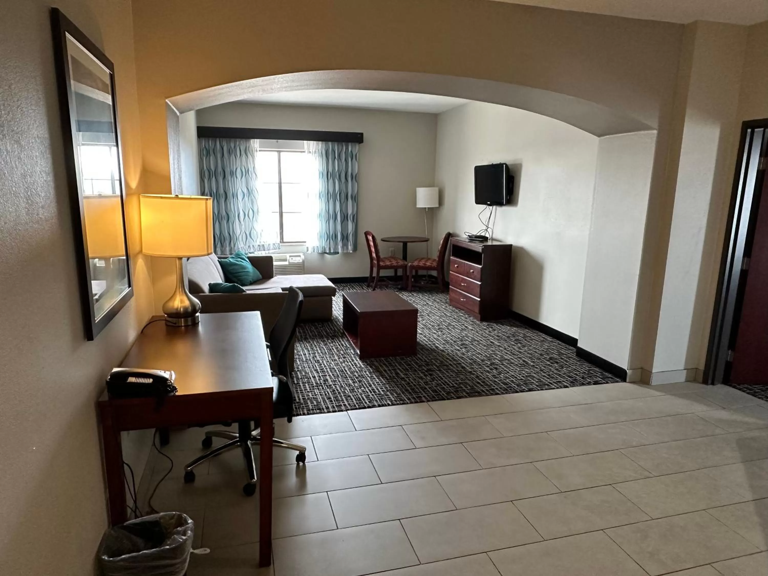 TV and multimedia in La Quinta by Wyndham Oklahoma City -Yukon