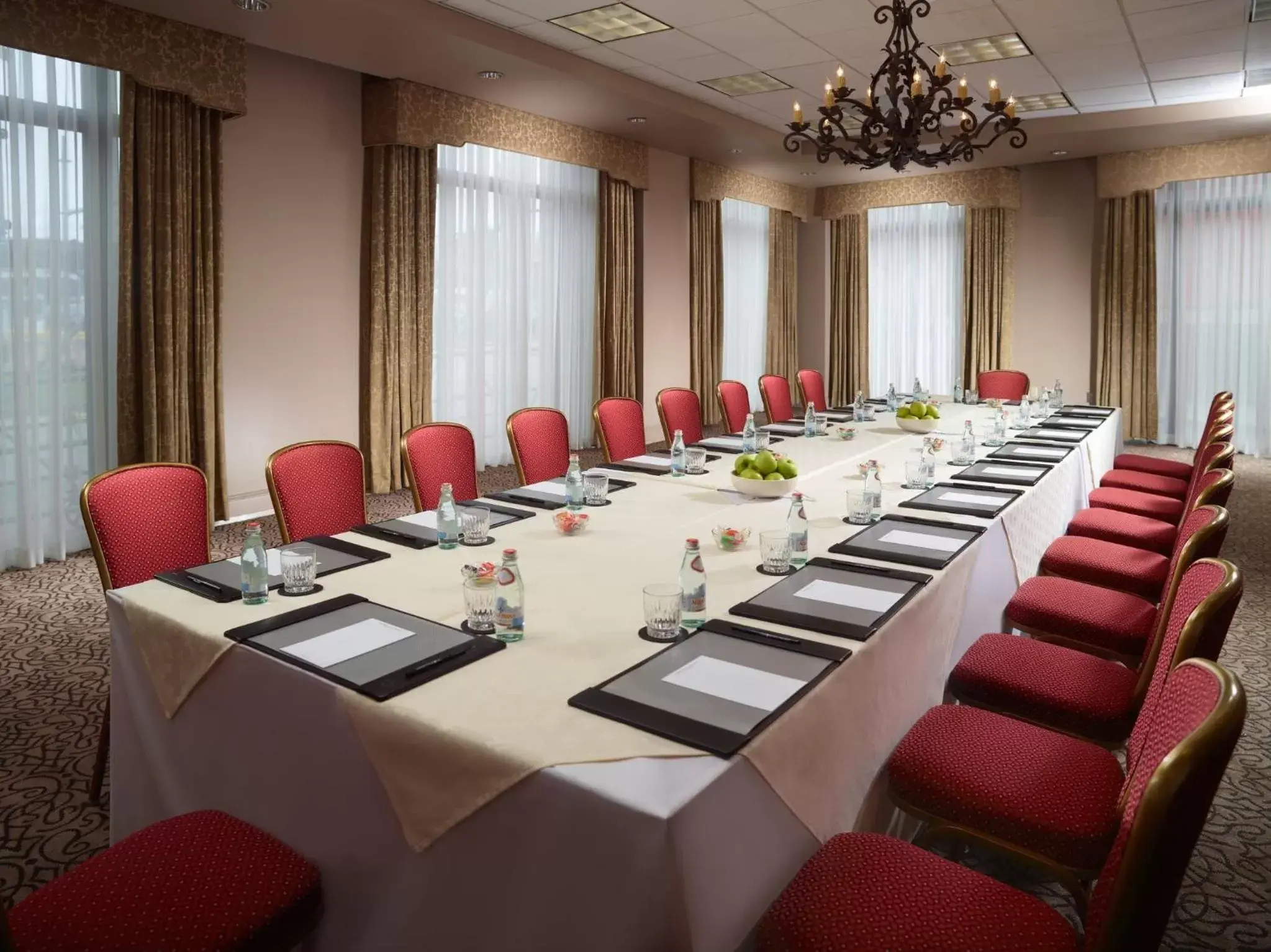 Meeting/conference room in Omni Riverfront New Orleans