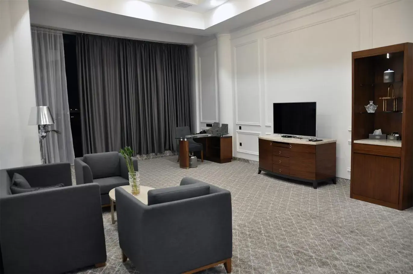 Deluxe Junior Suite in Parliament Palace Hotel Deluxe Junior Suite in Parliament Palace Hotel