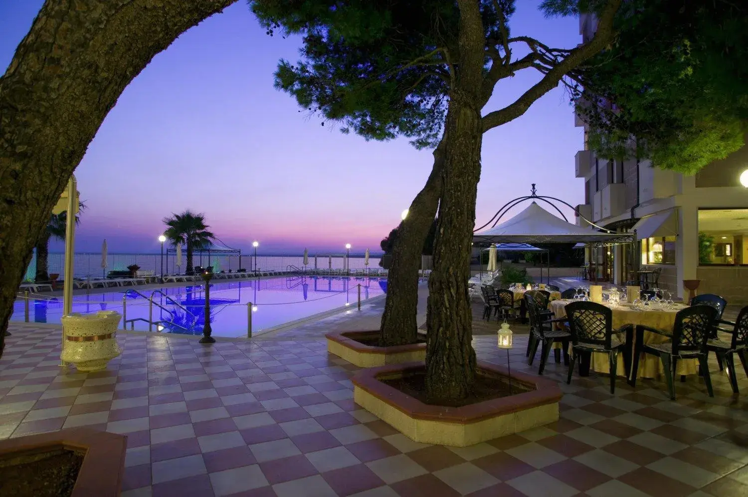 Swimming Pool in Hotel Ara Solis