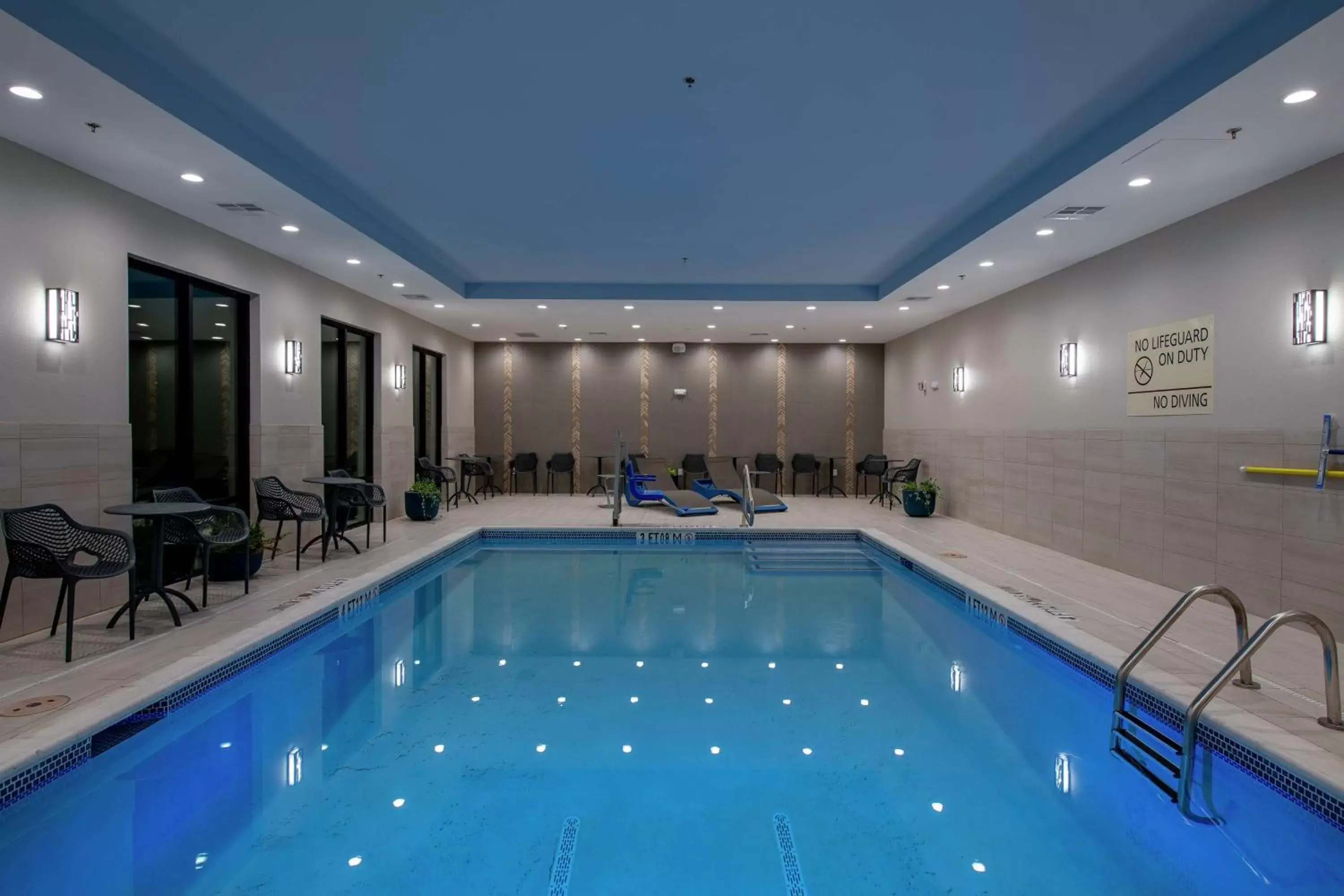 Pool view, Swimming Pool in Hampton Inn & Suites Duncanville Dallas, Tx