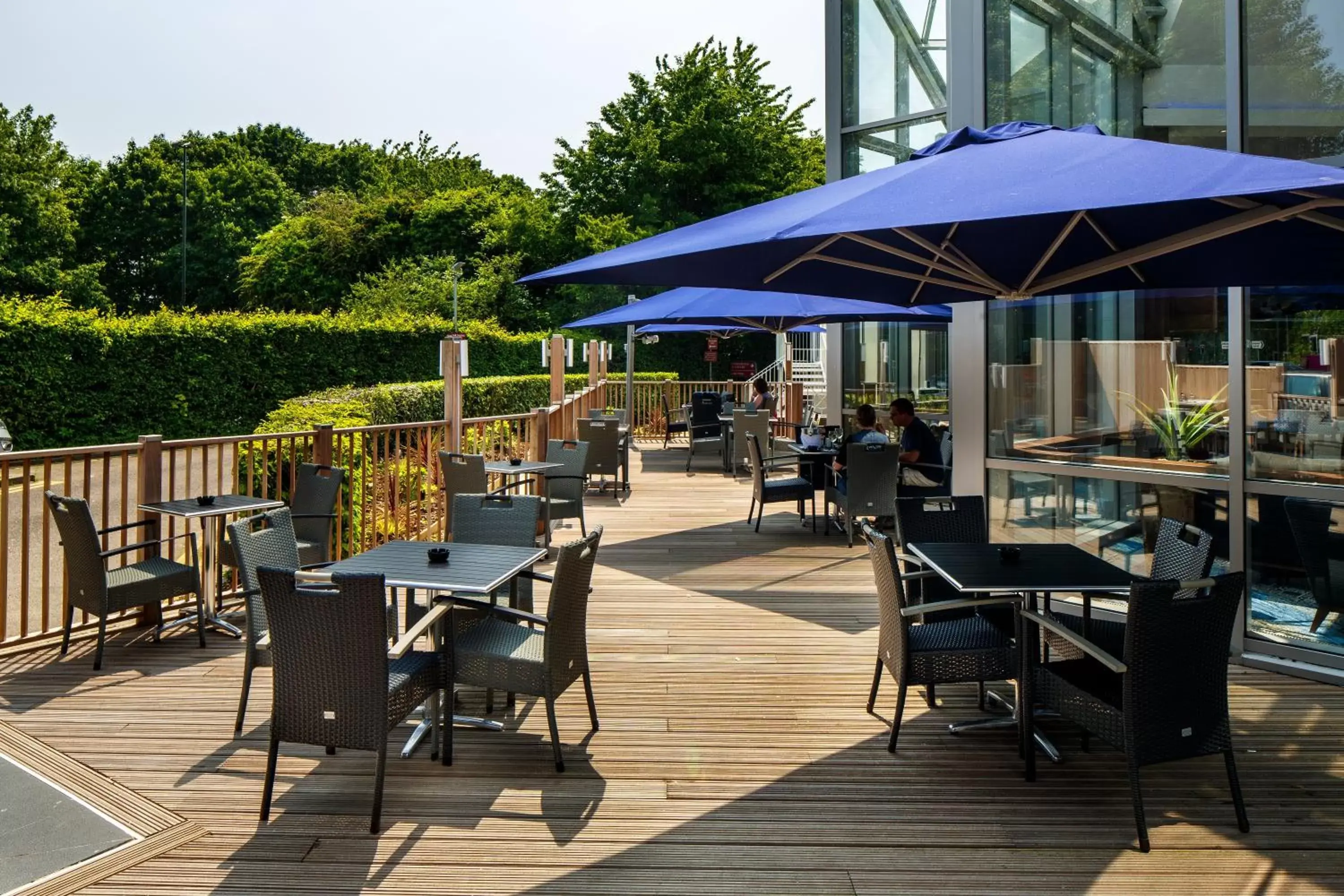 Balcony/Terrace, Restaurant/Places to Eat in Crowne Plaza London - Gatwick Airport, an IHG Hotel