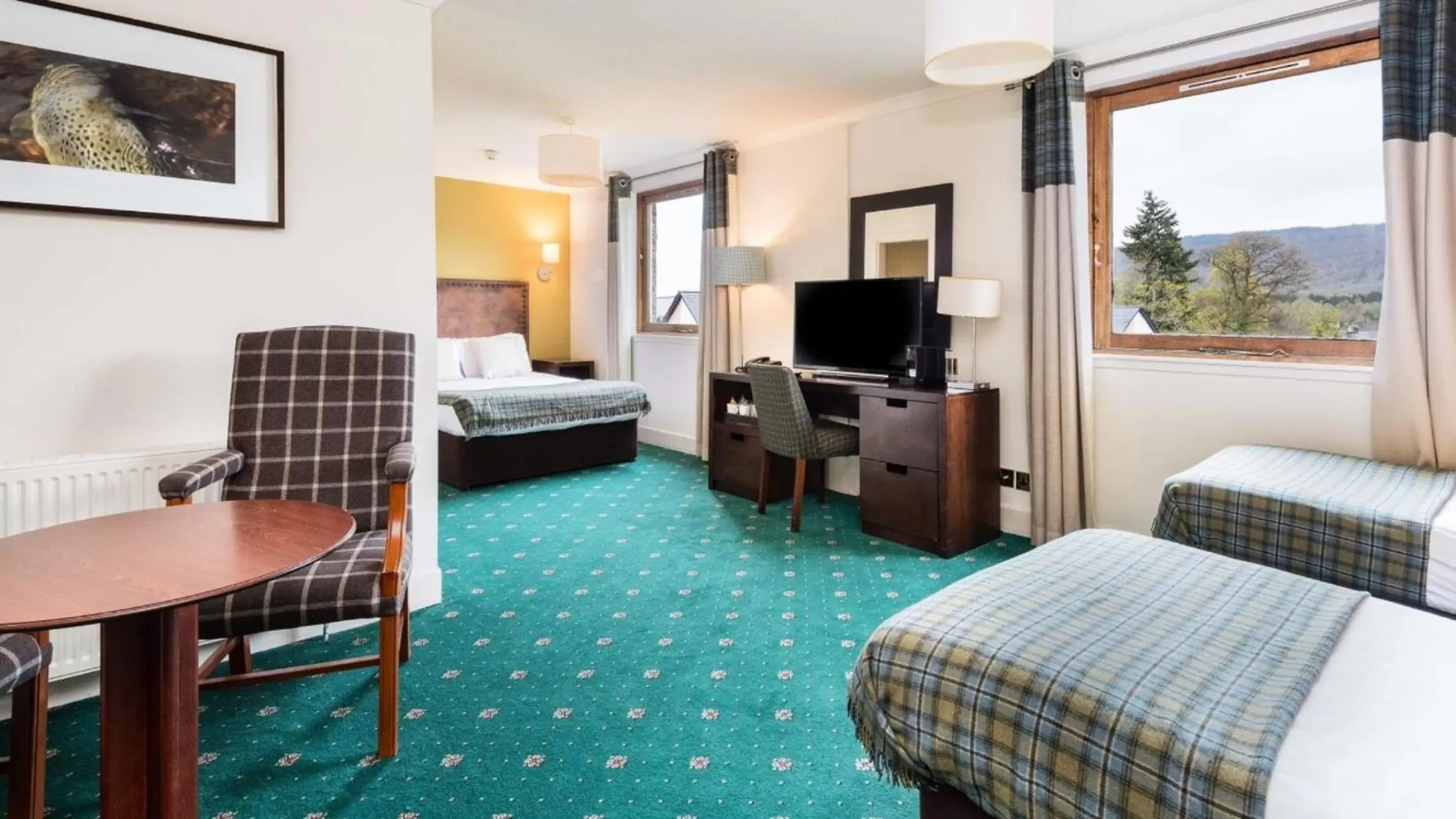 Bedroom, TV/Entertainment Center in Scotland's Spa Hotel