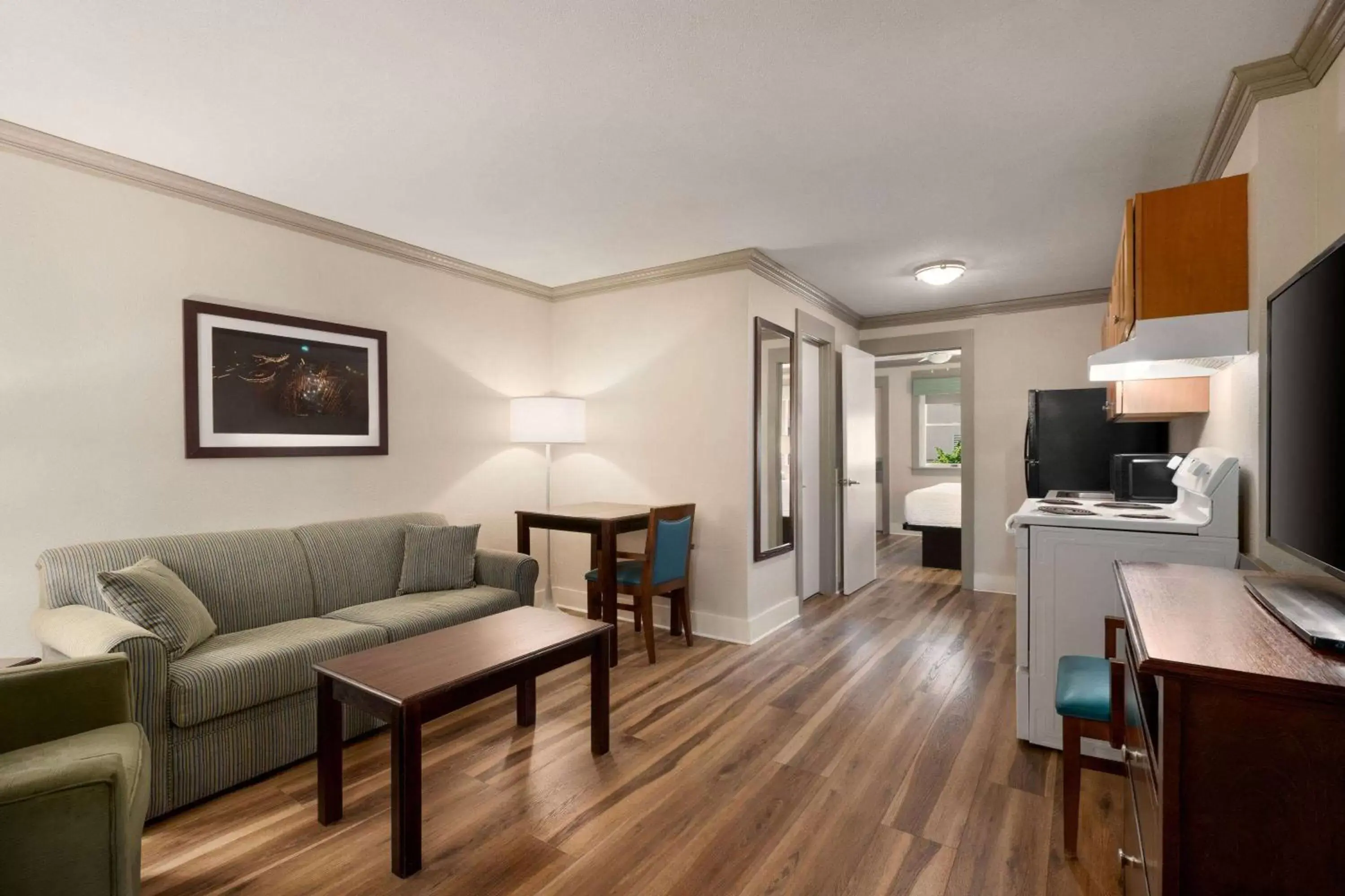 One-Bedroom King Suite - Non-Smoking in Days Inn by Wyndham Ocean City Oceanfront One-Bedroom King Suite - Non-Smoking in Days Inn by Wyndham Ocean City Oceanfront