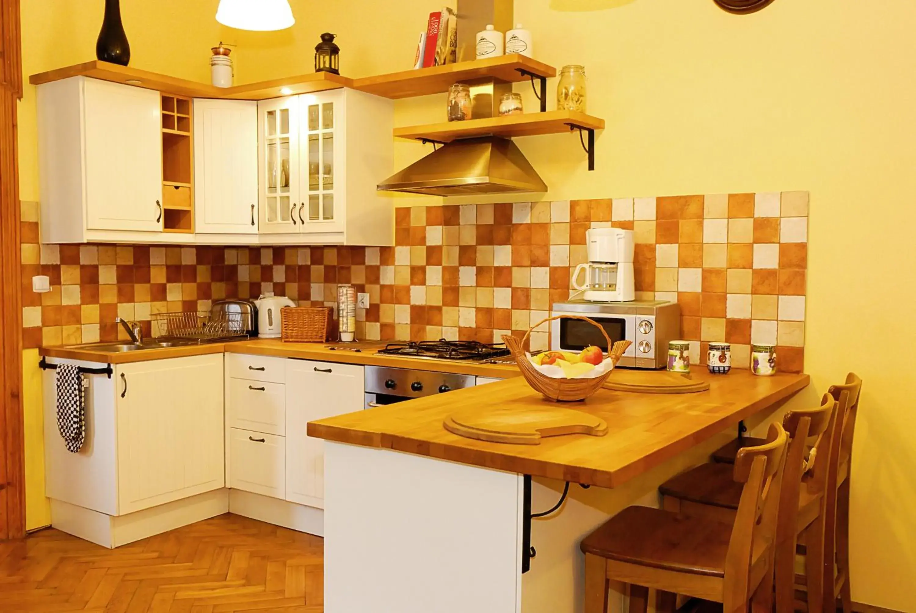 Kitchen/Kitchenette in P&J Tourist Apartments