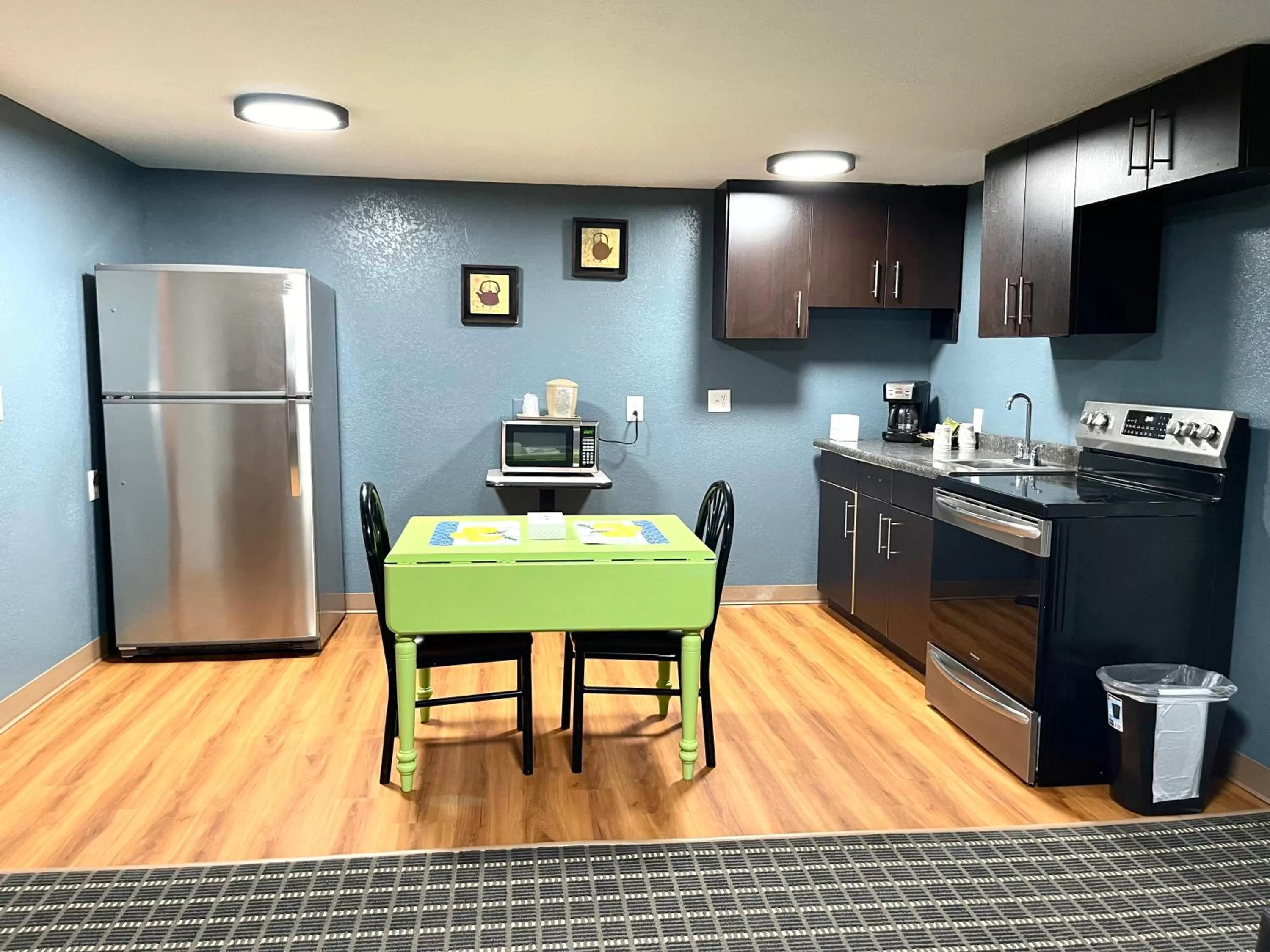 Annie Oakley Motel Oakley