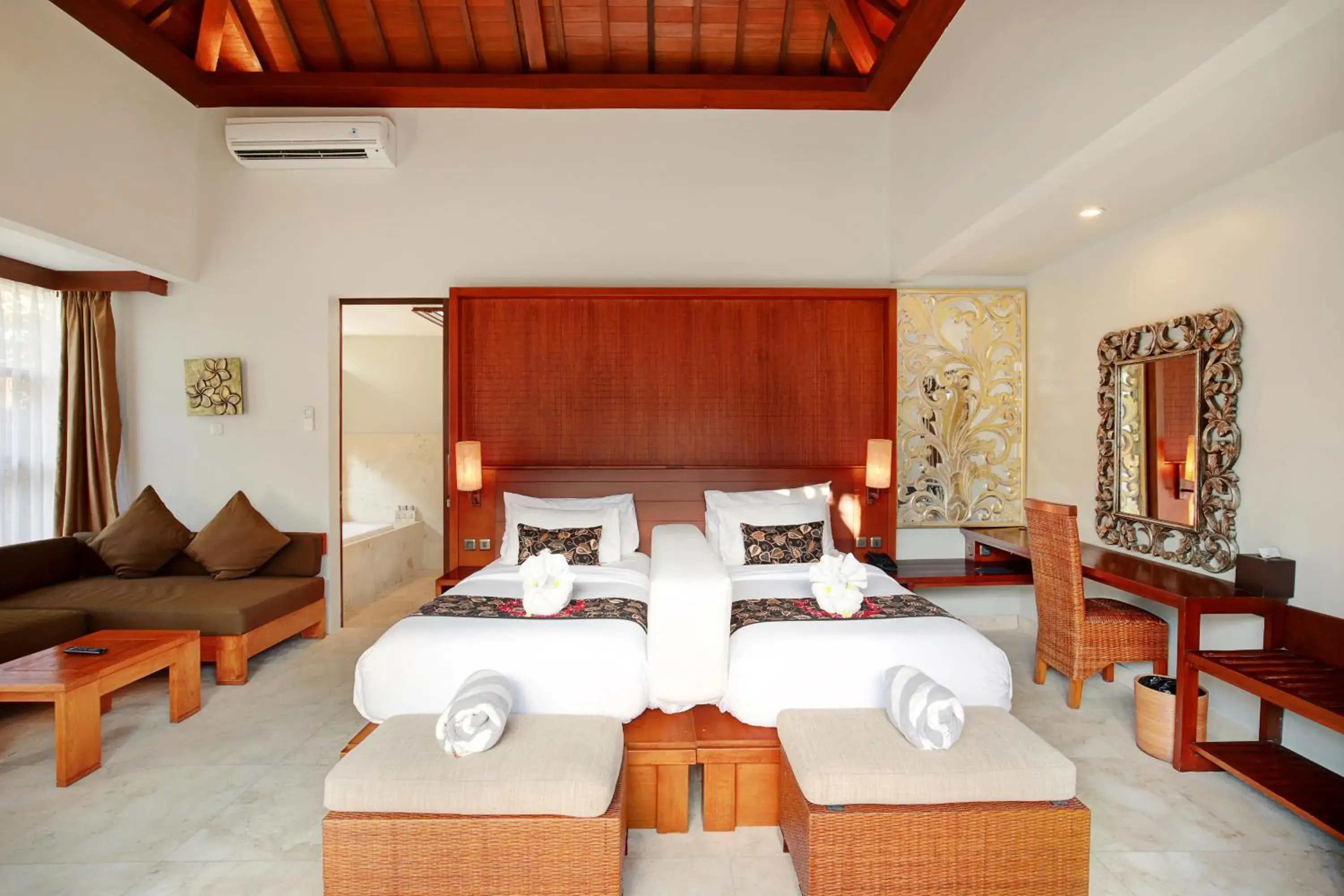 Bed in Lumbini Luxury Villas and Spa