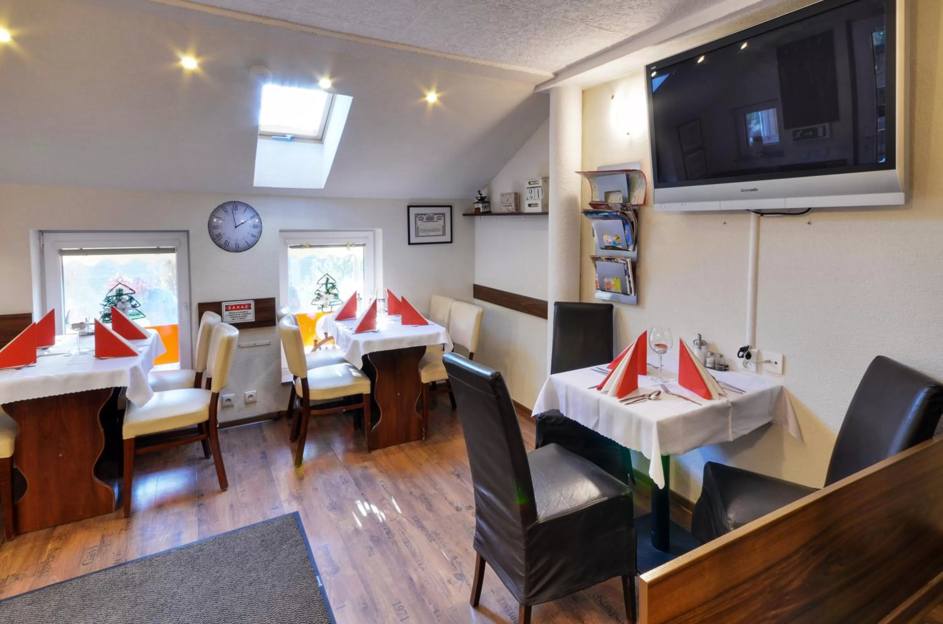 Restaurant/Places to Eat in Spa & Pool Apartment Hotel - Restaurant VILLA IVICA