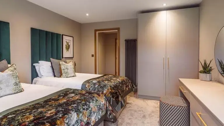 Bedroom, Bed in Borrowdale Gates Hotel