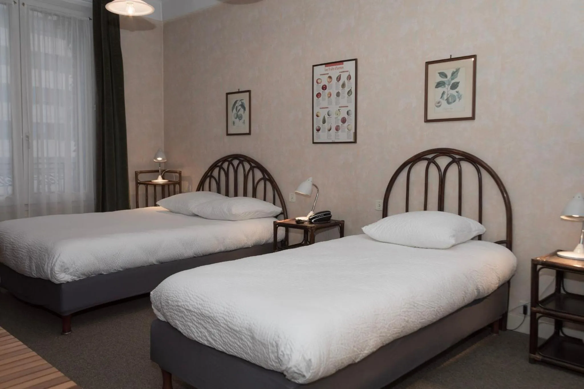 Bed in Cit'Hotel Aéro-Hotel