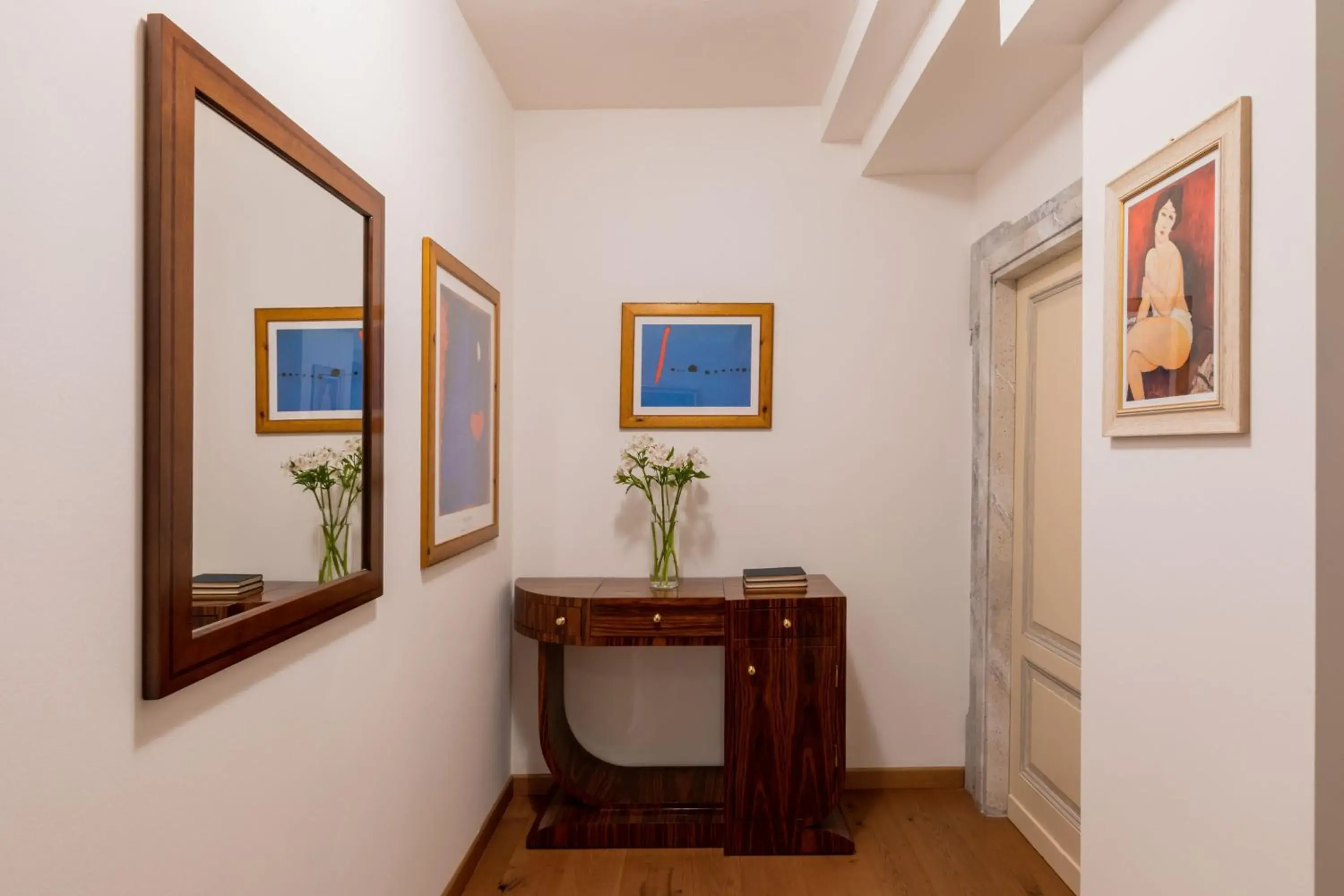 Bedroom, TV/Entertainment Center in Boutique Hotel Villa Sostaga