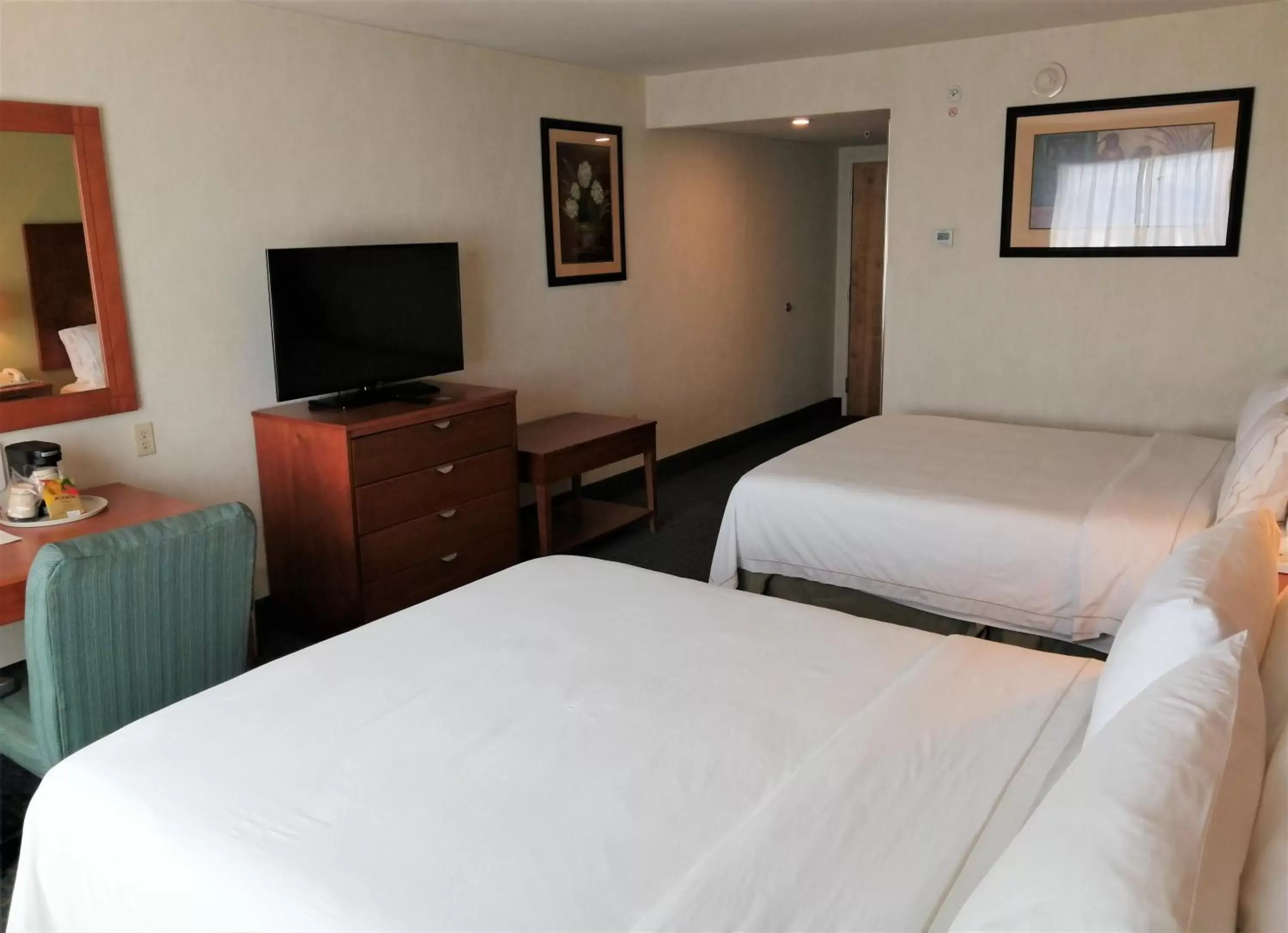 Bed in Holiday Inn Express & Suites Toluca Zona Aeropuerto, an IHG Hotel