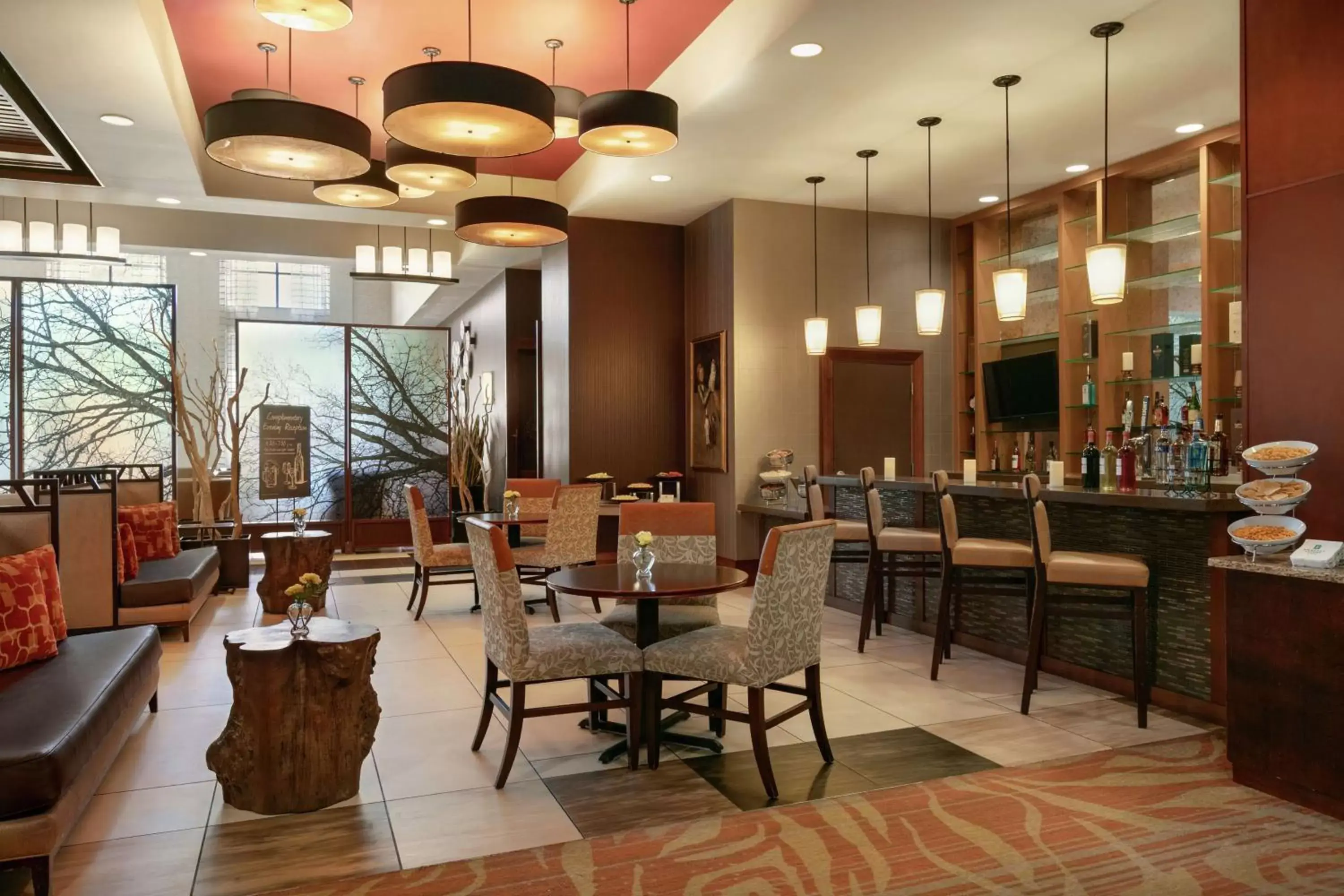 Lounge or bar, Restaurant/Places to Eat in Embassy Suites Chattanooga Hamilton Place