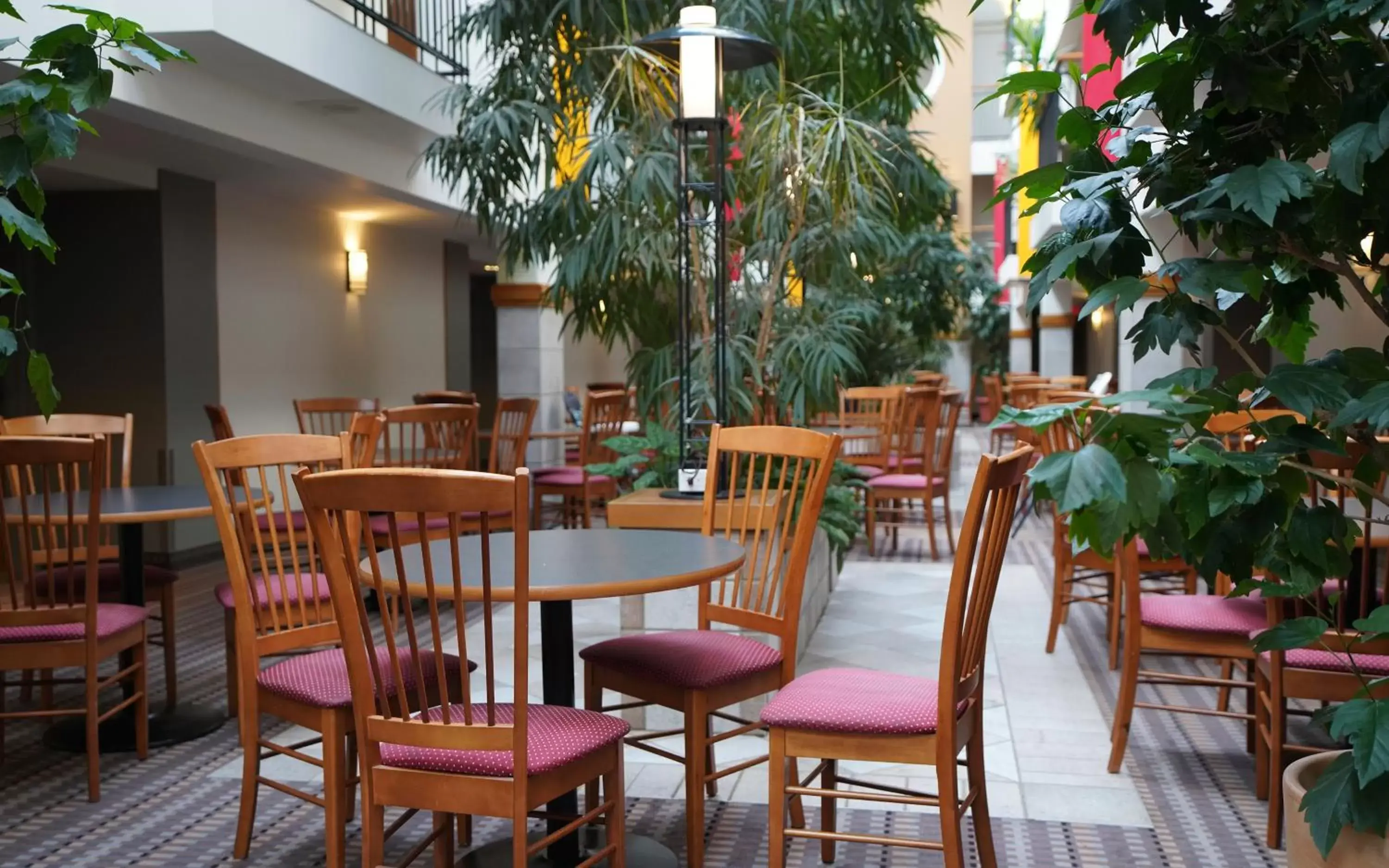 Dining area, Restaurant/Places to Eat in Hôtel Lindbergh