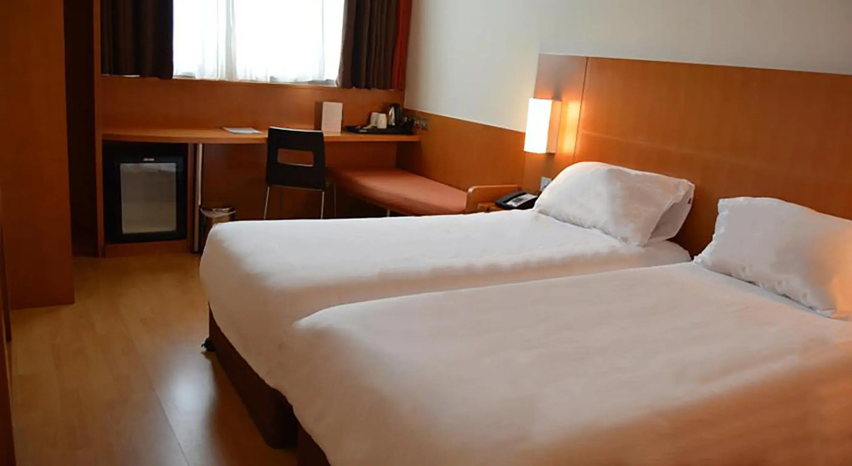 Bed in Ibis Abu Dhabi Gate Bed in Ibis Abu Dhabi Gate