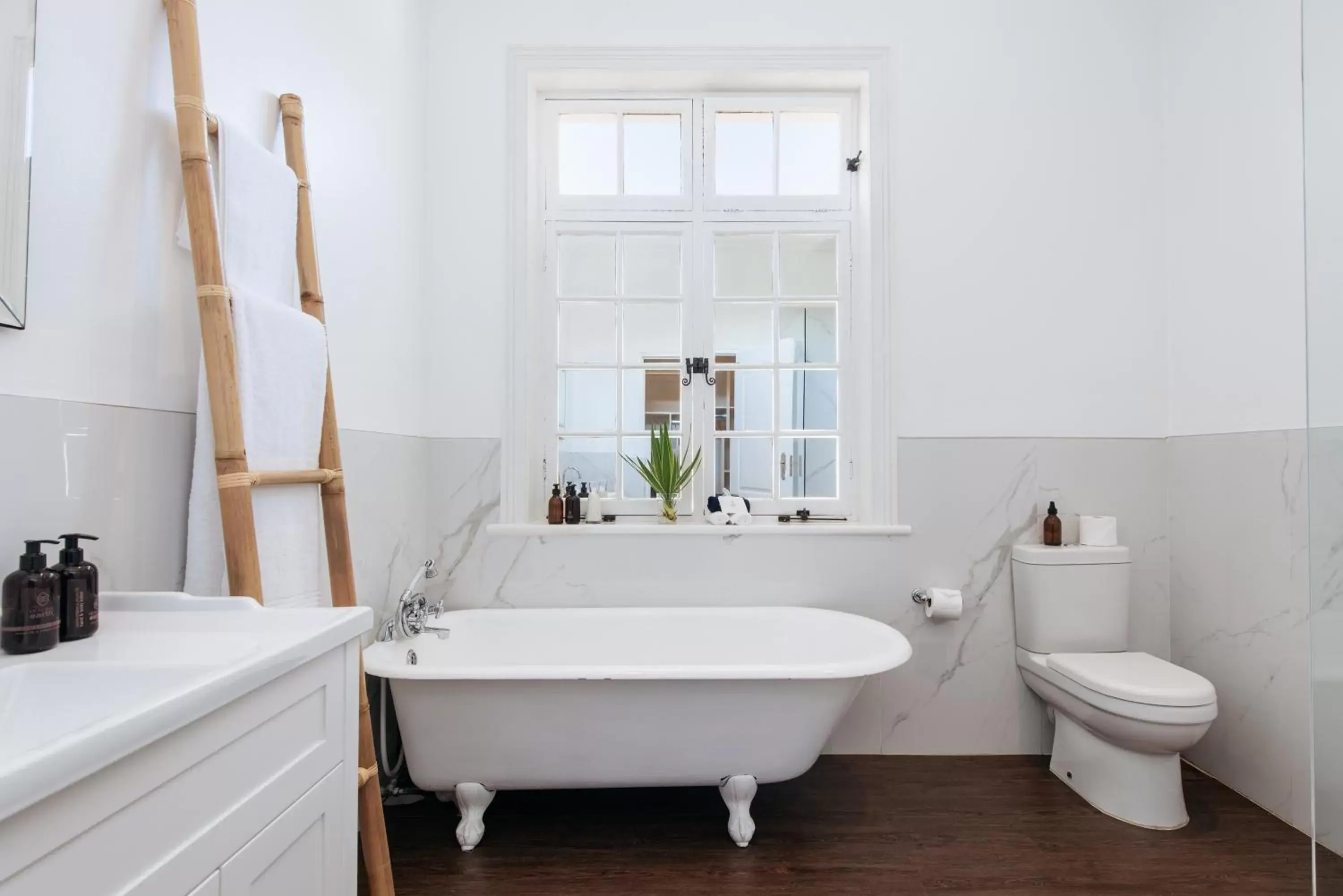 Deluxe Room in River Manor Boutique Hotel by The Living Journey Collection Deluxe Room in River Manor Boutique Hotel by The Living Journey Collection