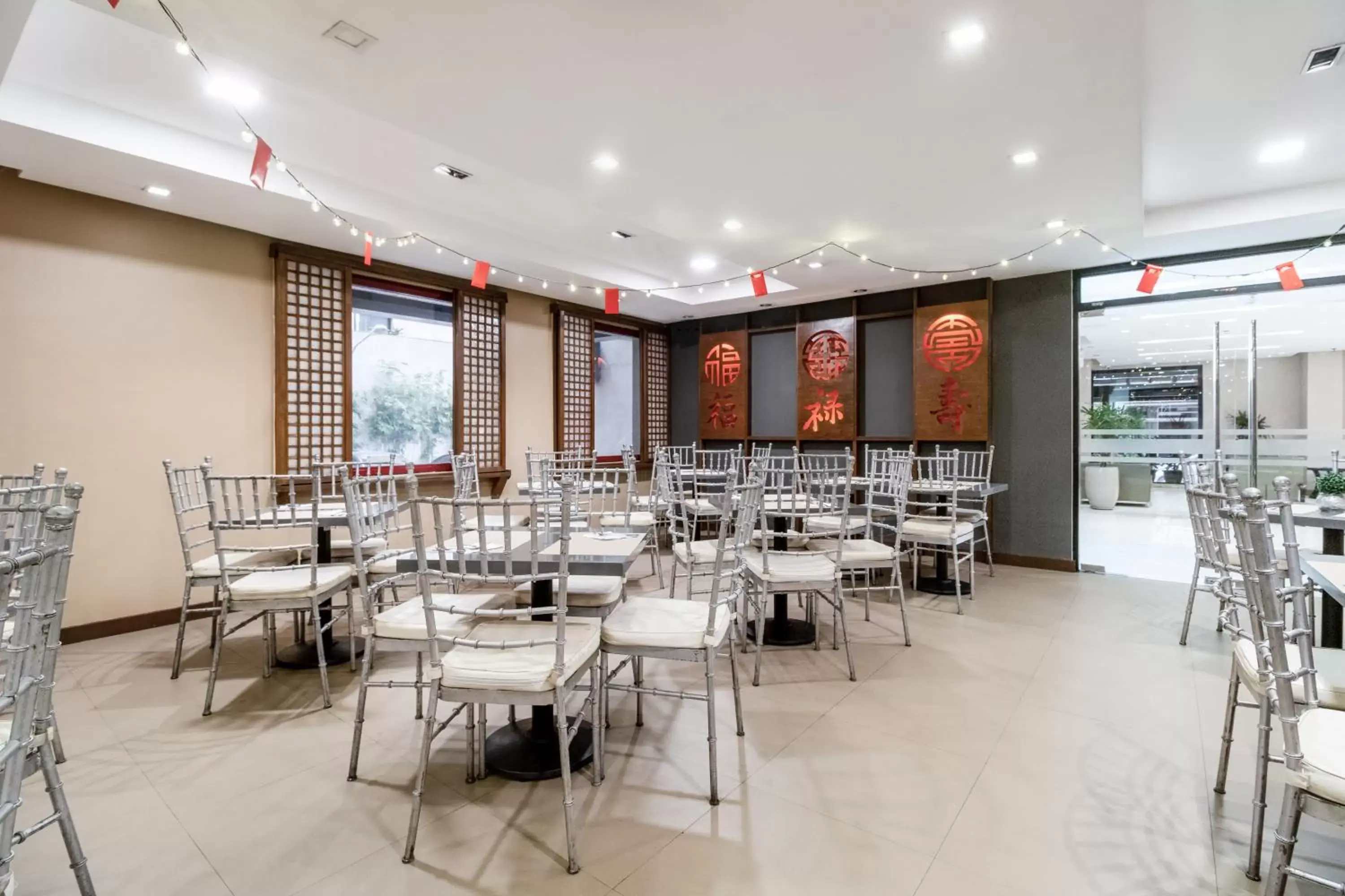 Restaurant/Places to Eat in Jinjiang Inn - Ortigas