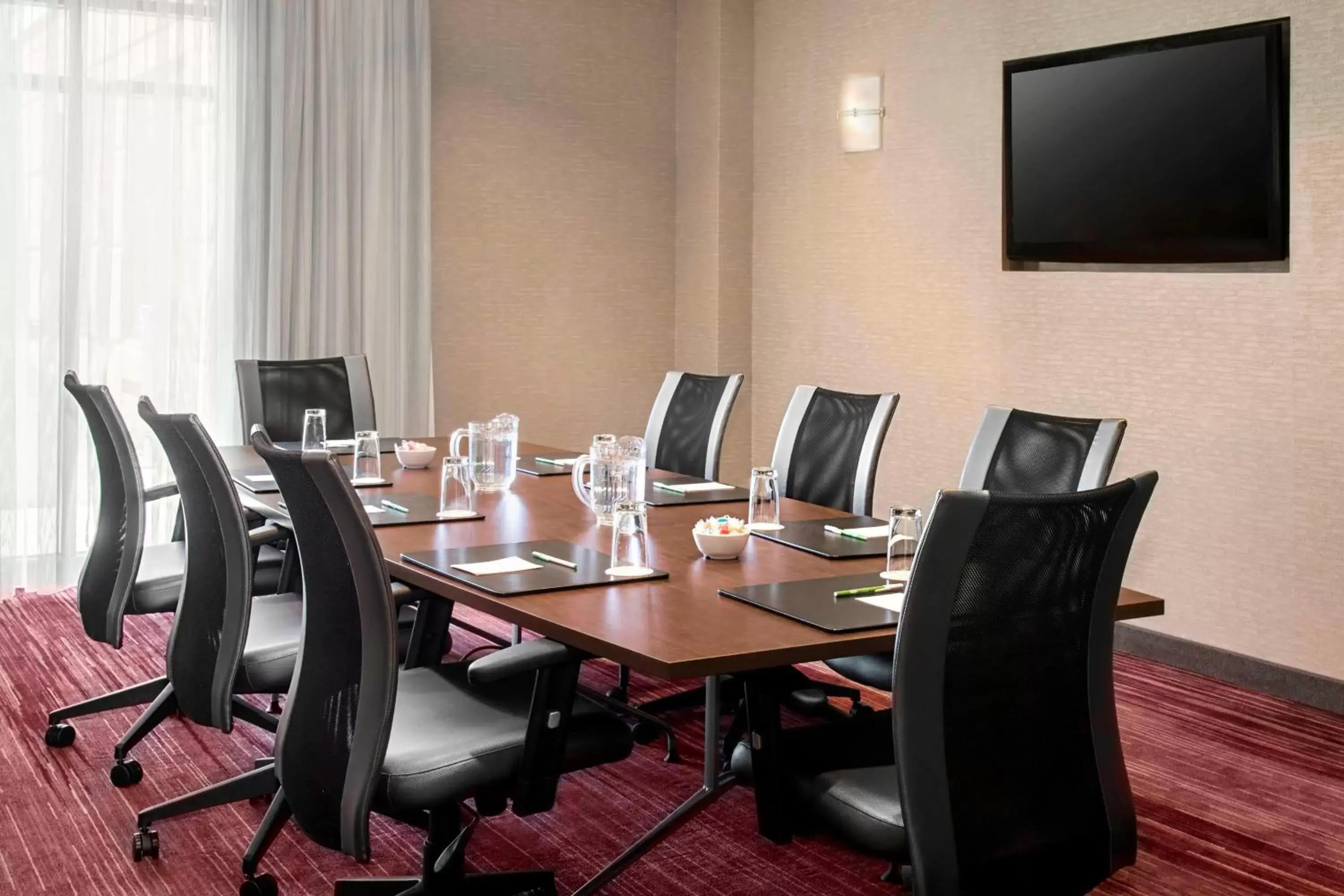 Meeting/conference room in Courtyard by Marriott Newark Elizabeth