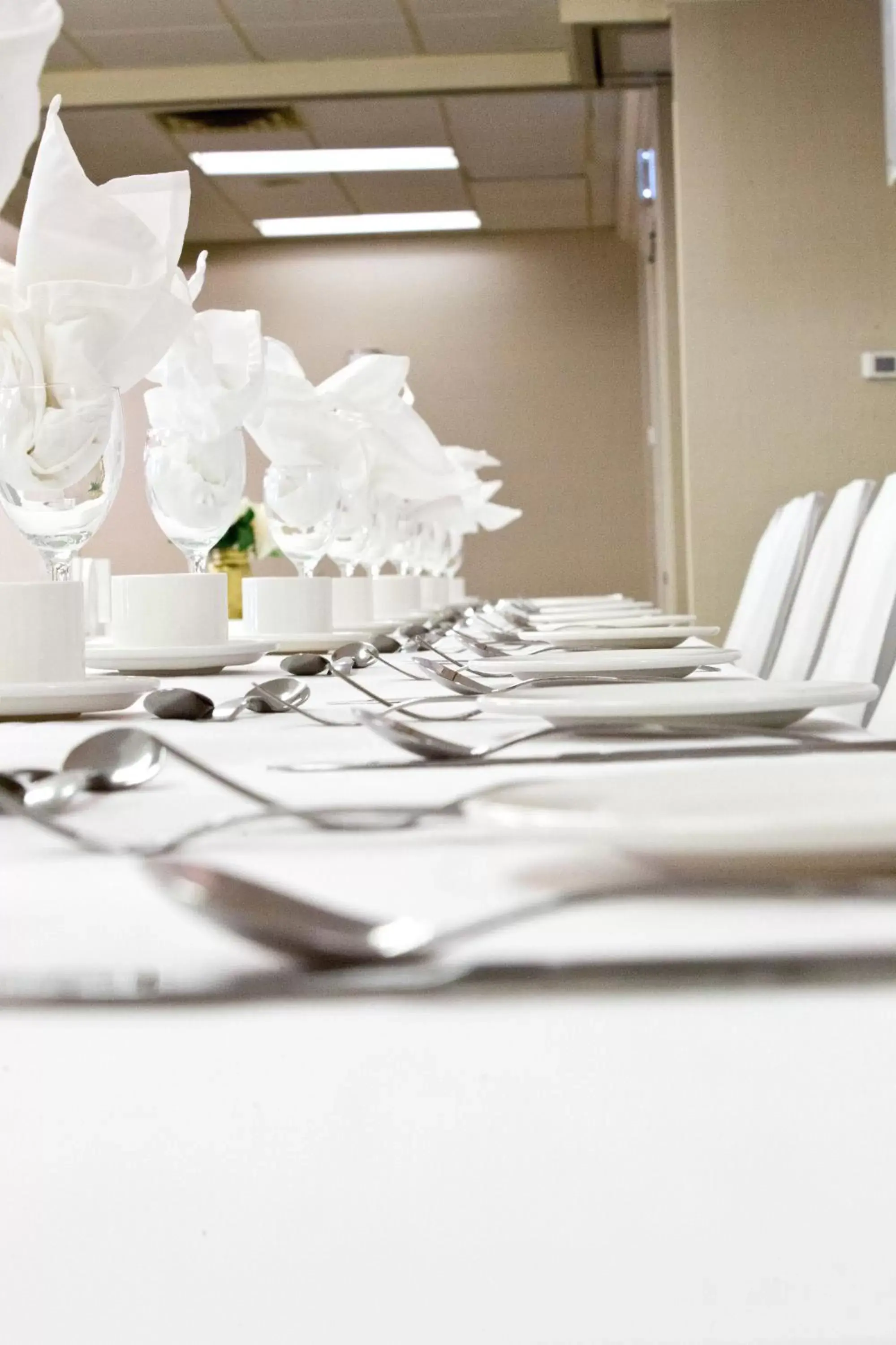 Banquet/Function facilities, Restaurant/Places to Eat in Holiday Inn Hotel Peterborough Waterfront, an IHG Hotel