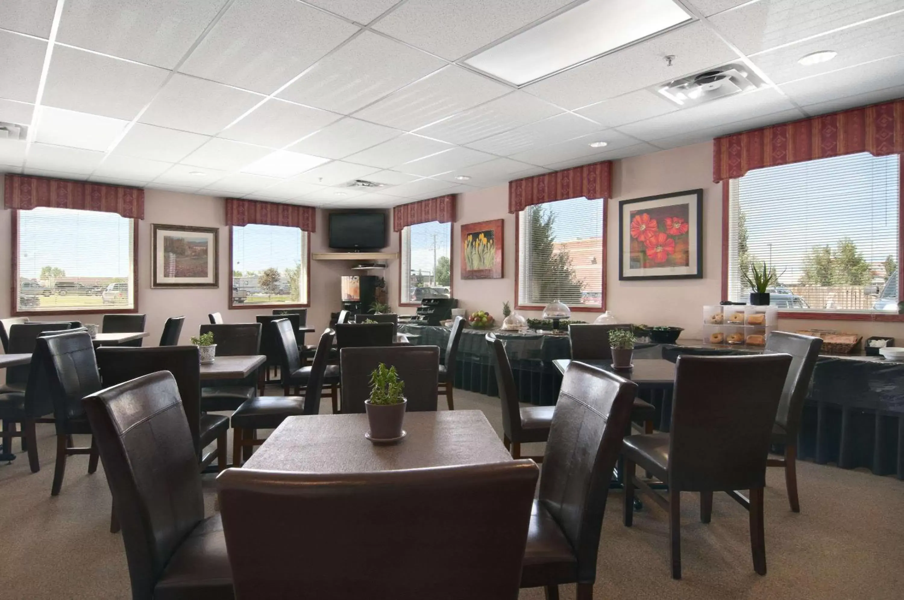 Restaurant/Places to Eat in Travelodge by Wyndham Stony Plain