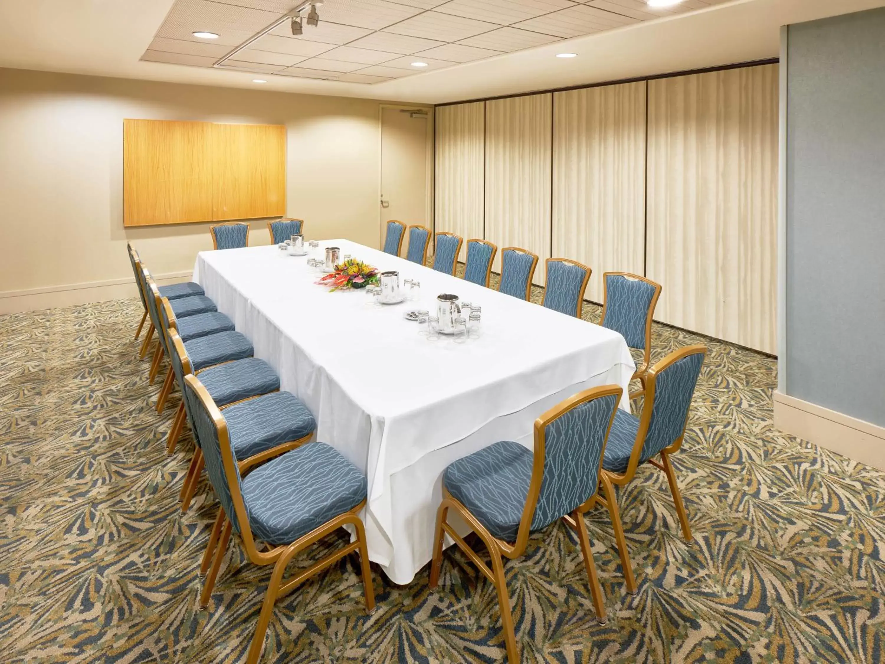 Meeting/conference room in Ala Moana Hotel - Resort Fee Included