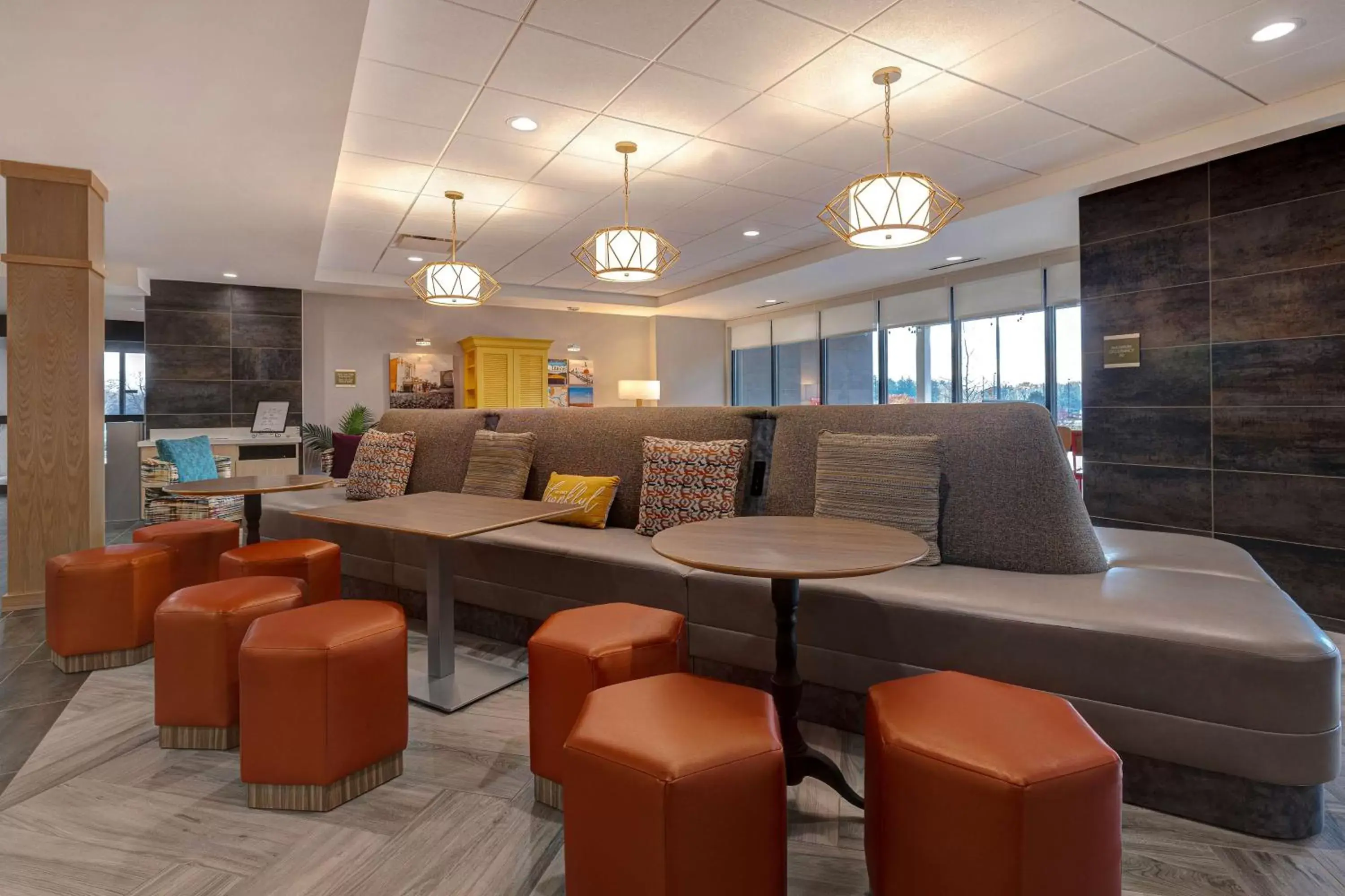 Lobby or reception, Lounge/Bar in Home2 Suites By Hilton DeKalb