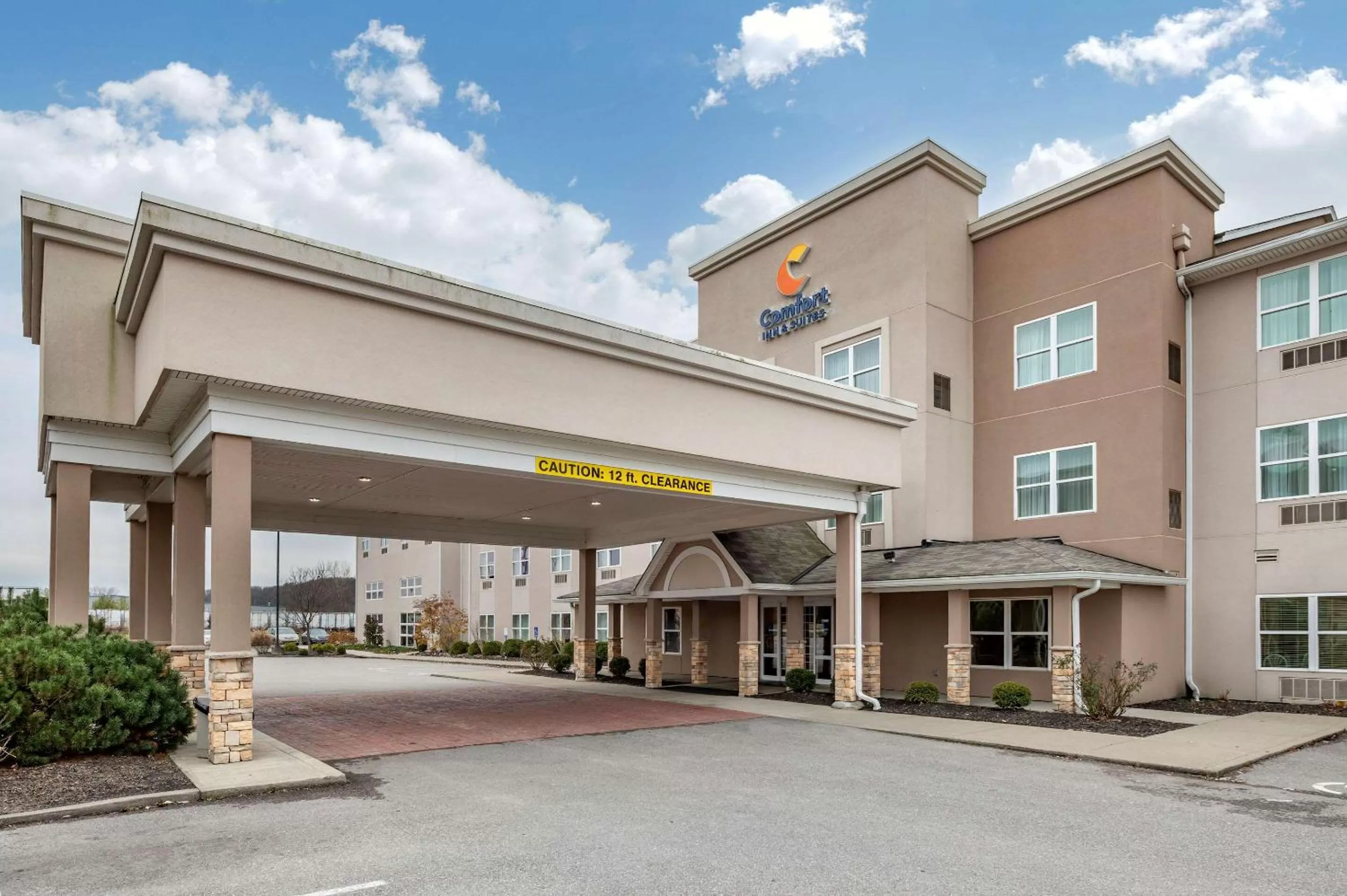 Property building in Comfort Inn & Suites Northern Kentucky
