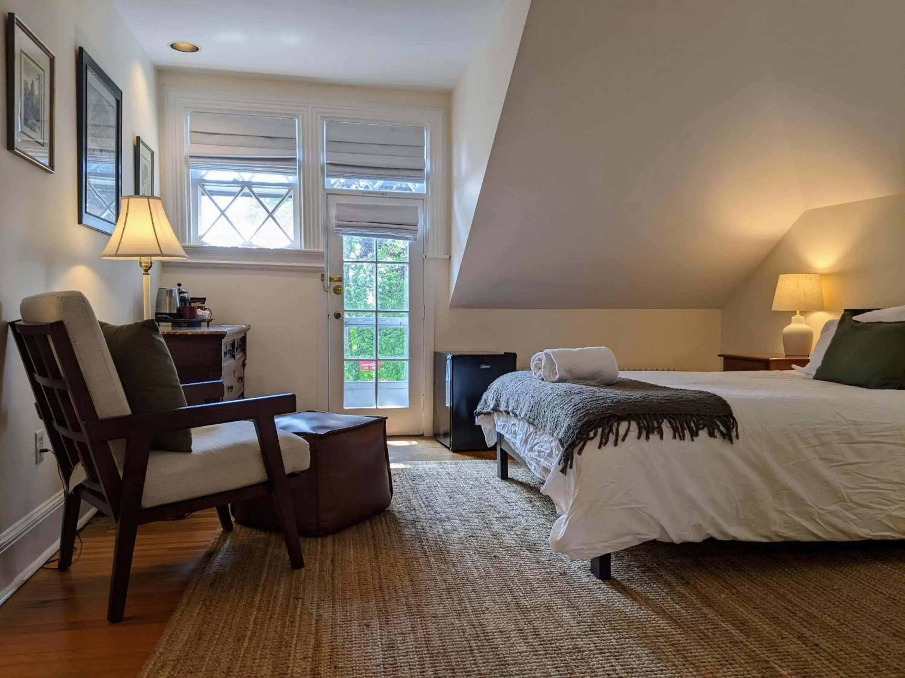 Bed in Stanton House Inn