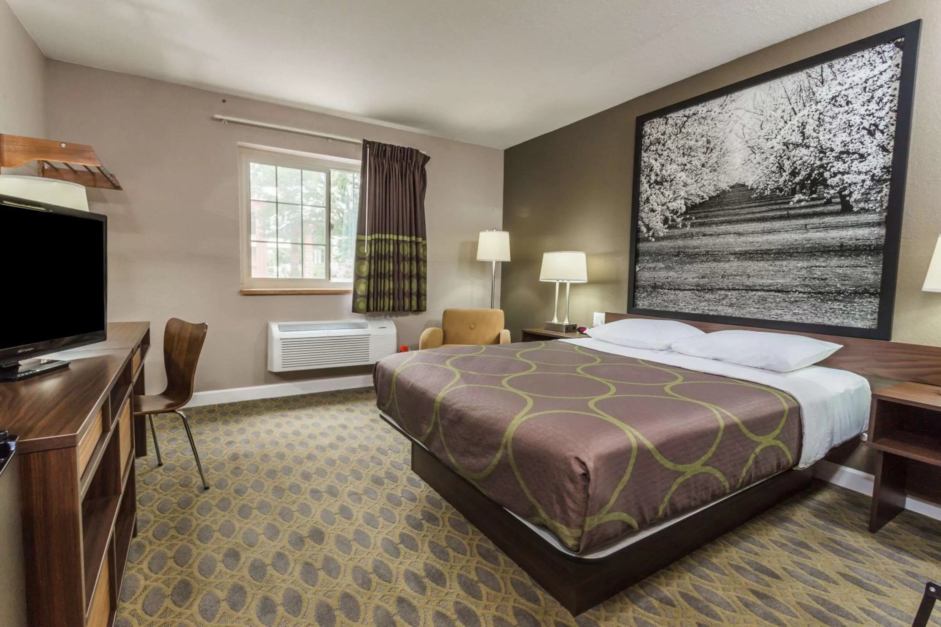 Photo of the whole room, Bed in Super 8 by Wyndham Willows