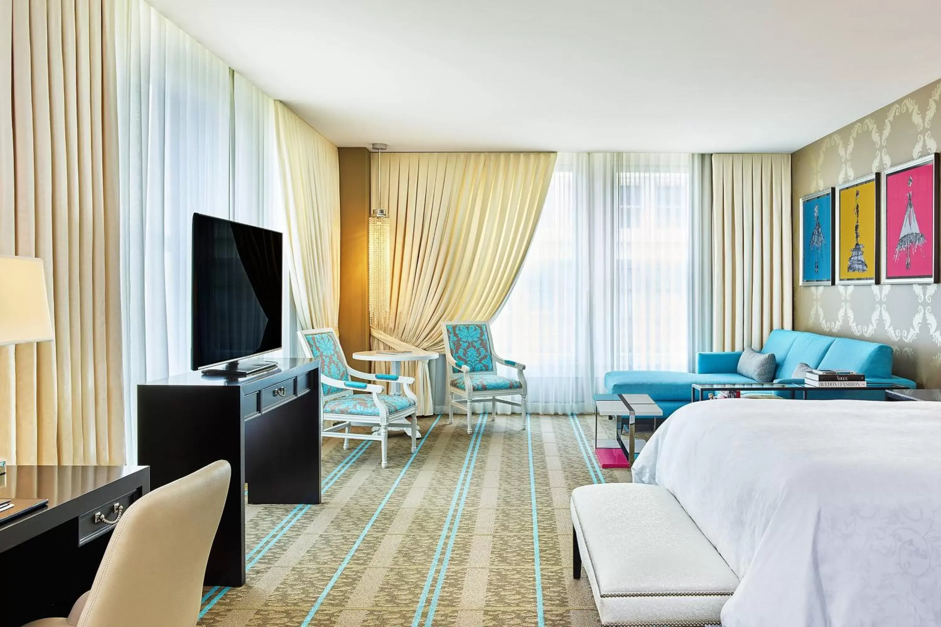 Bedroom, Seating Area in The Nines, a Luxury Collection Hotel, Portland