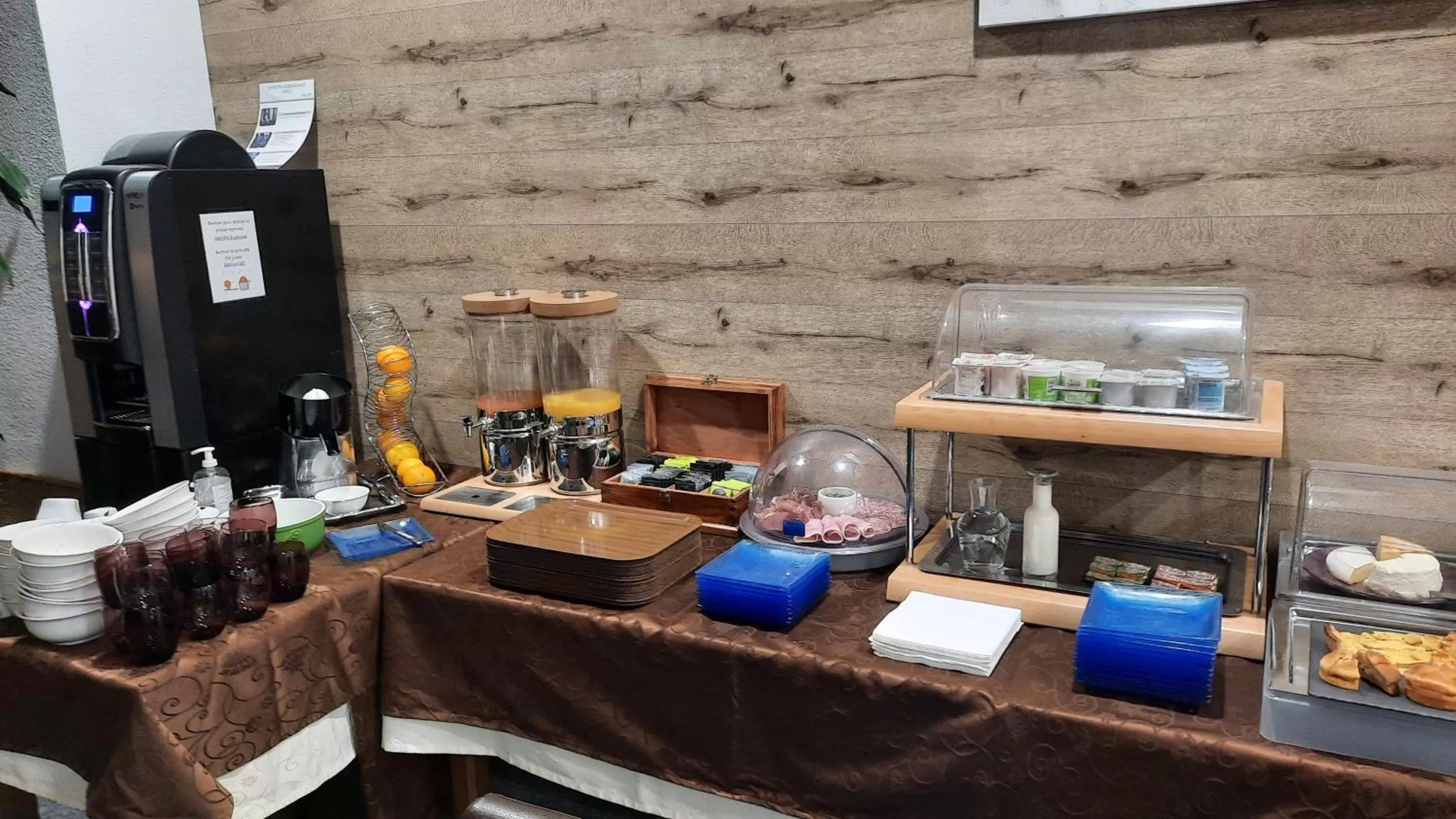 Breakfast in Logis Le Bocage