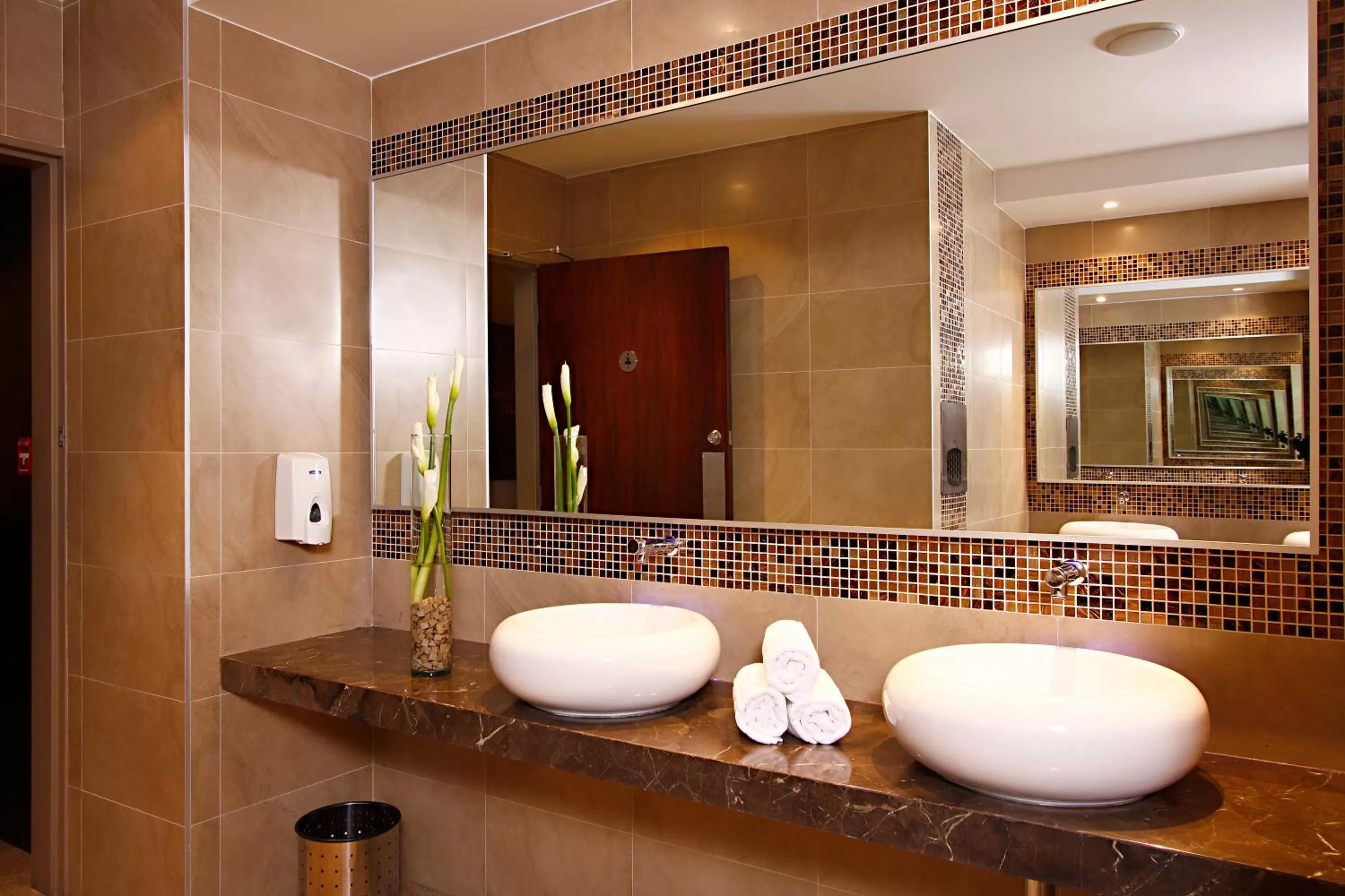 Bathroom in Hotel Reina Isabel