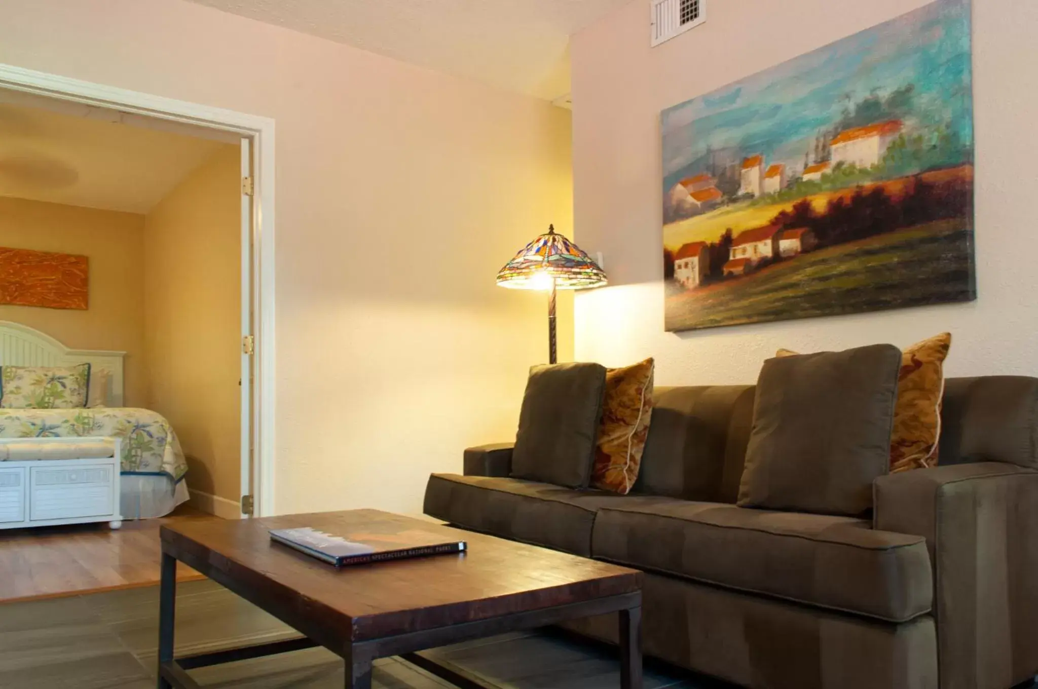 Living room, Seating Area in Beach Place Guesthouses