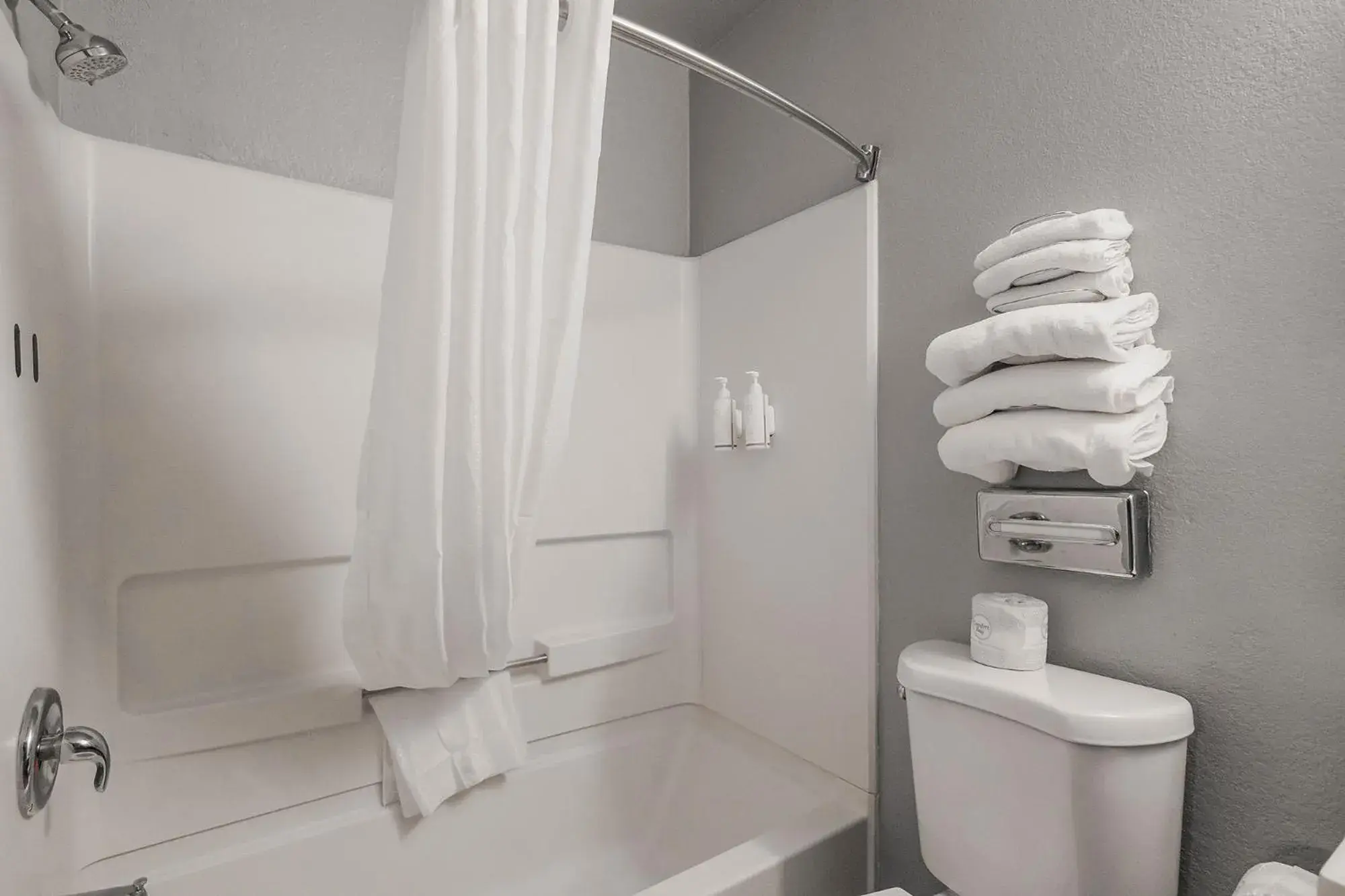 Shower, Bathroom in Sutter Inn