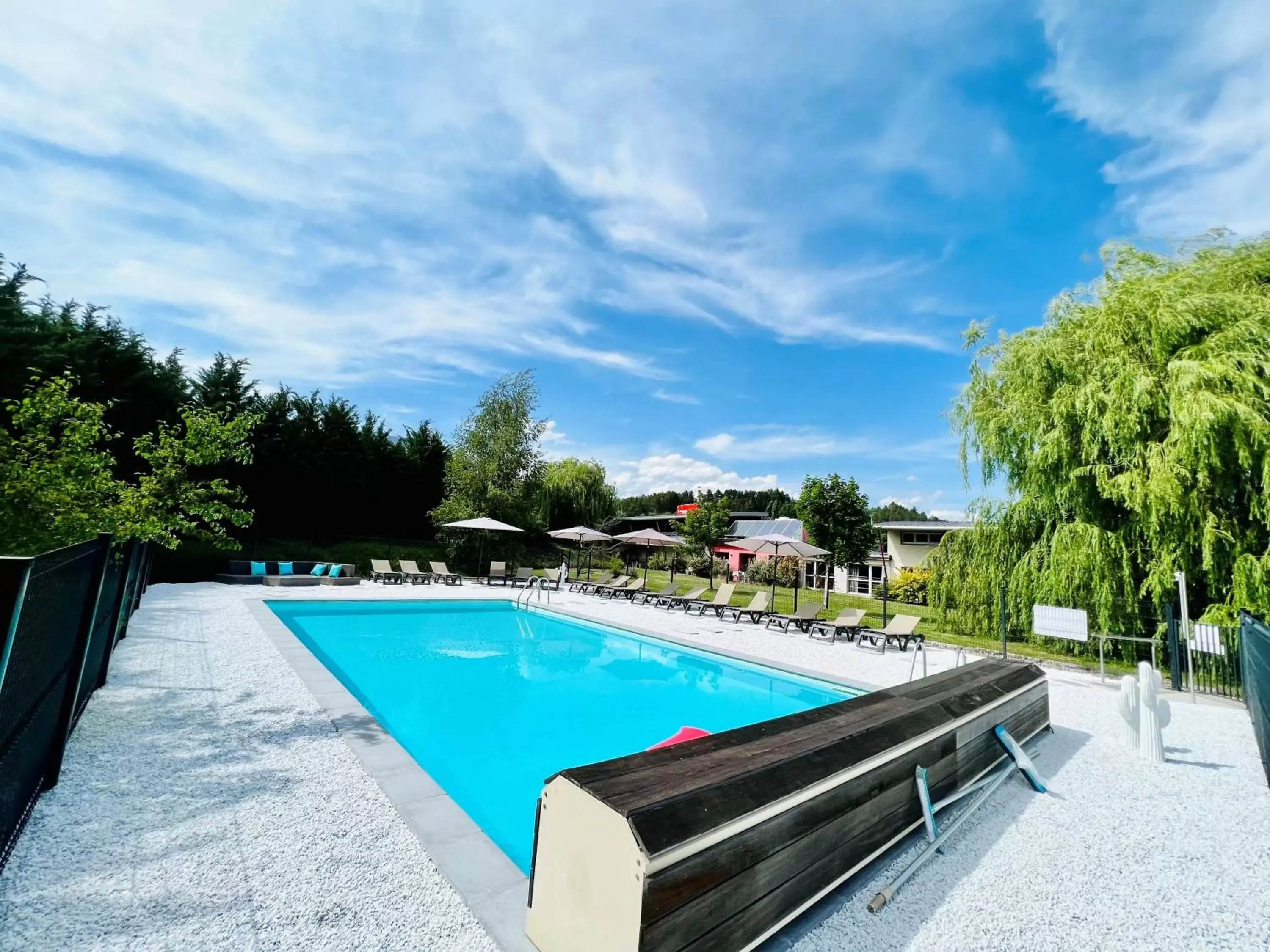 Swimming Pool in The Originals Boutique, Hôtel Le Cap, Gap Sud