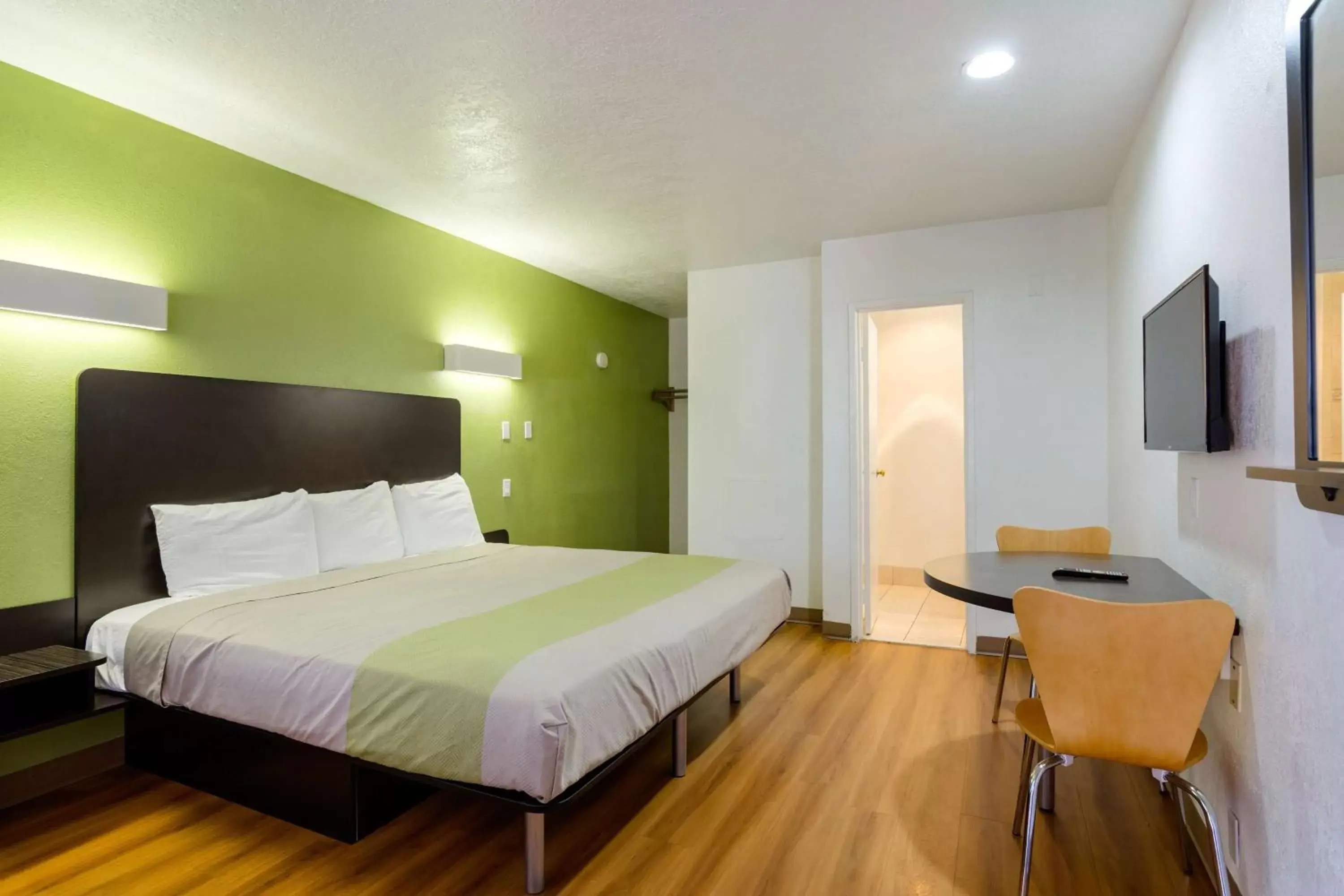 King Room - single occupancy - Non-Smoking in Motel 6-Santa Fe, NM - Downtown King Room - single occupancy - Non-Smoking in Motel 6-Santa Fe, NM - Downtown