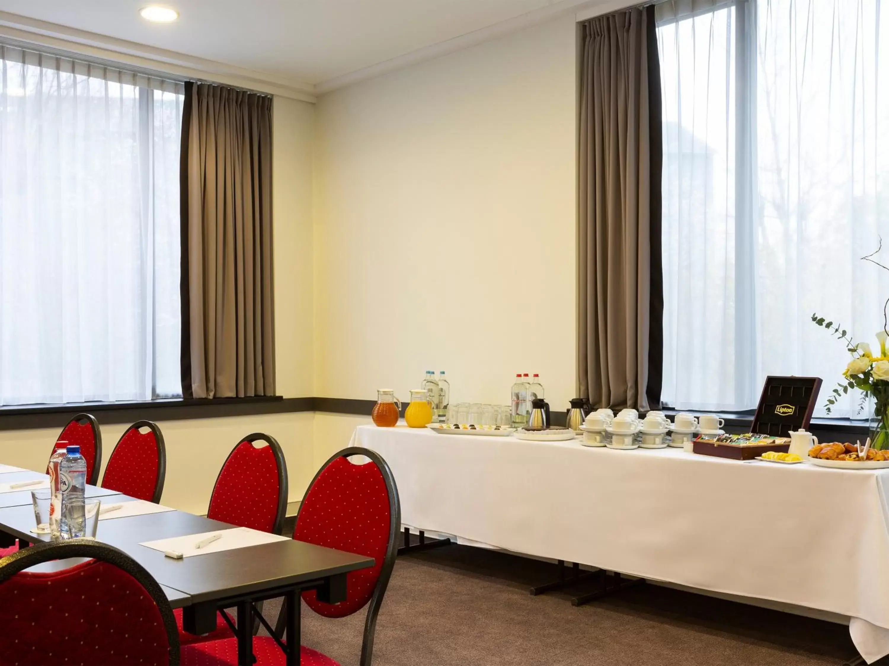 Meeting/conference room in Hotel Ramada Brussels Woluwe