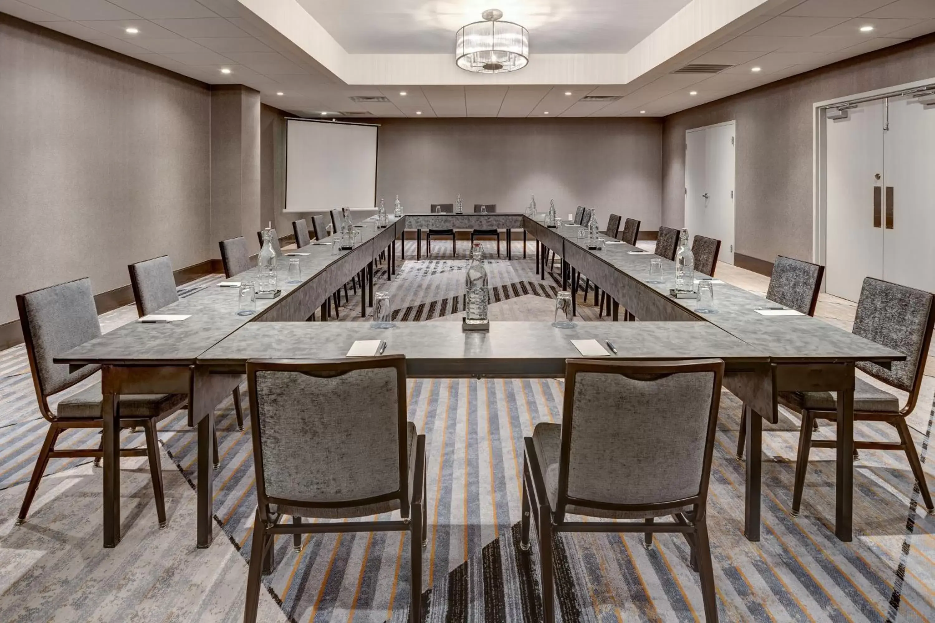 Meeting/conference room in Sheraton Eatontown Hotel