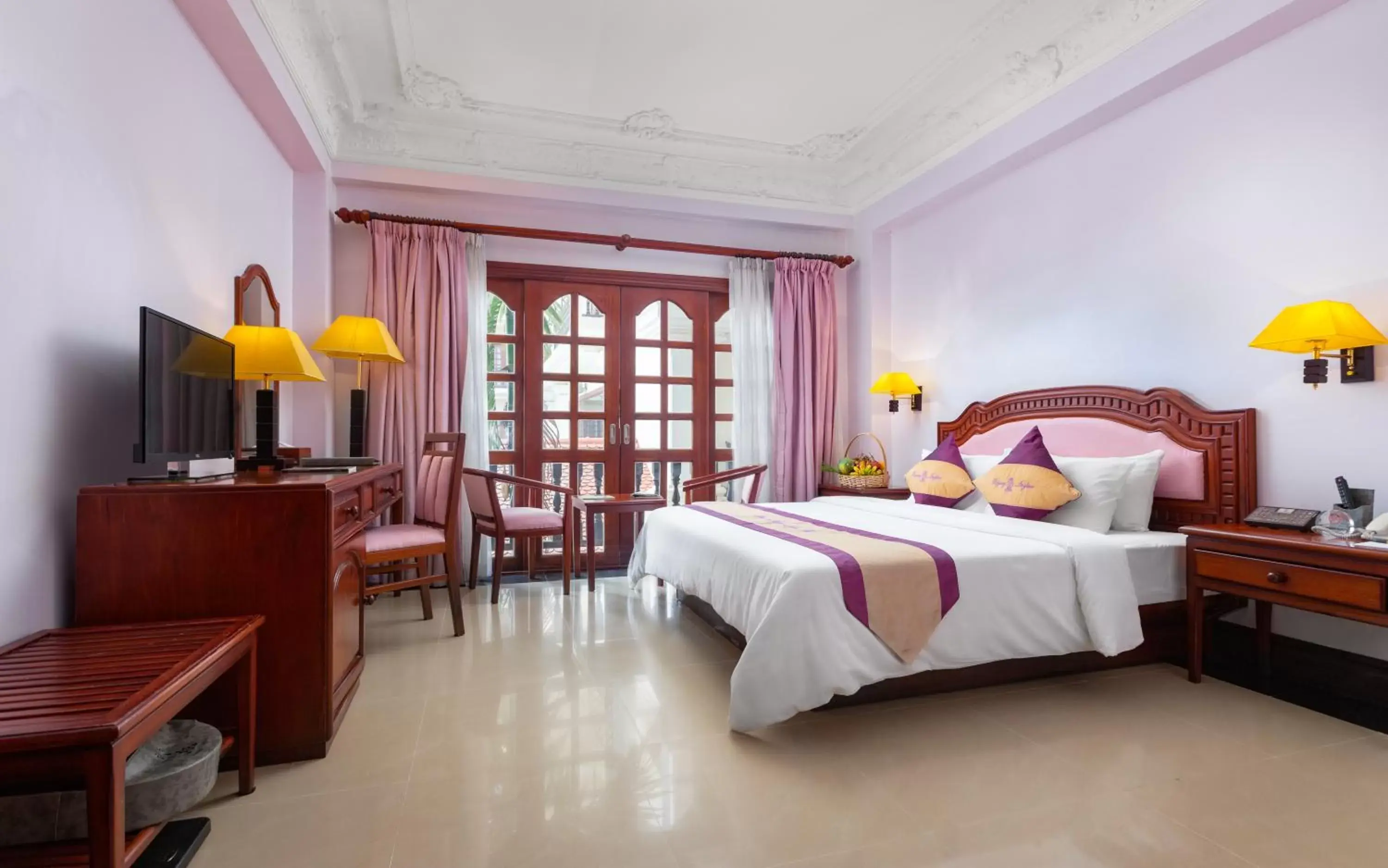 Property building, Bed in Regency Angkor Hotel