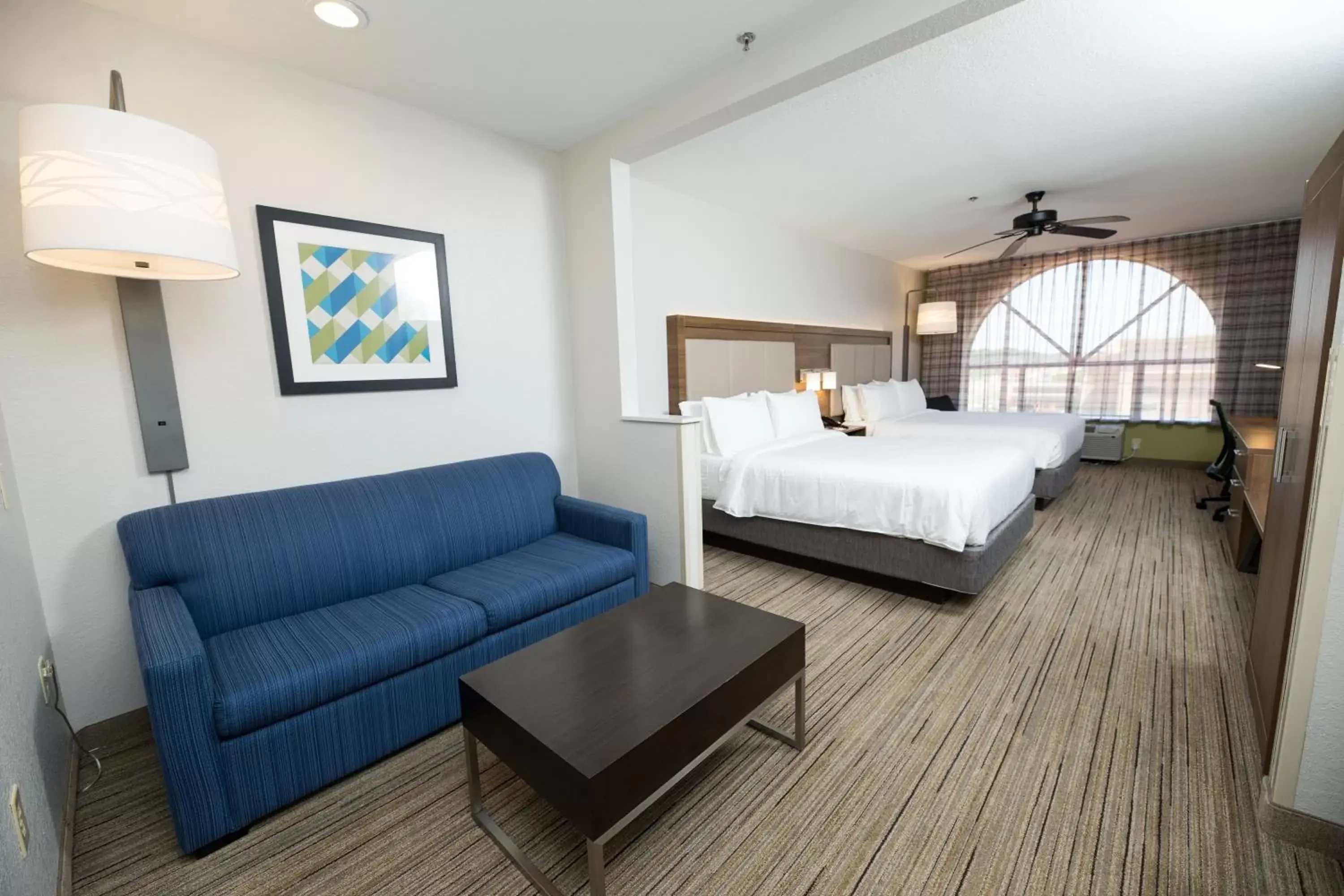 Queen Suite in Holiday Inn Express Hotel & Suites Clinton, an IHG Hotel