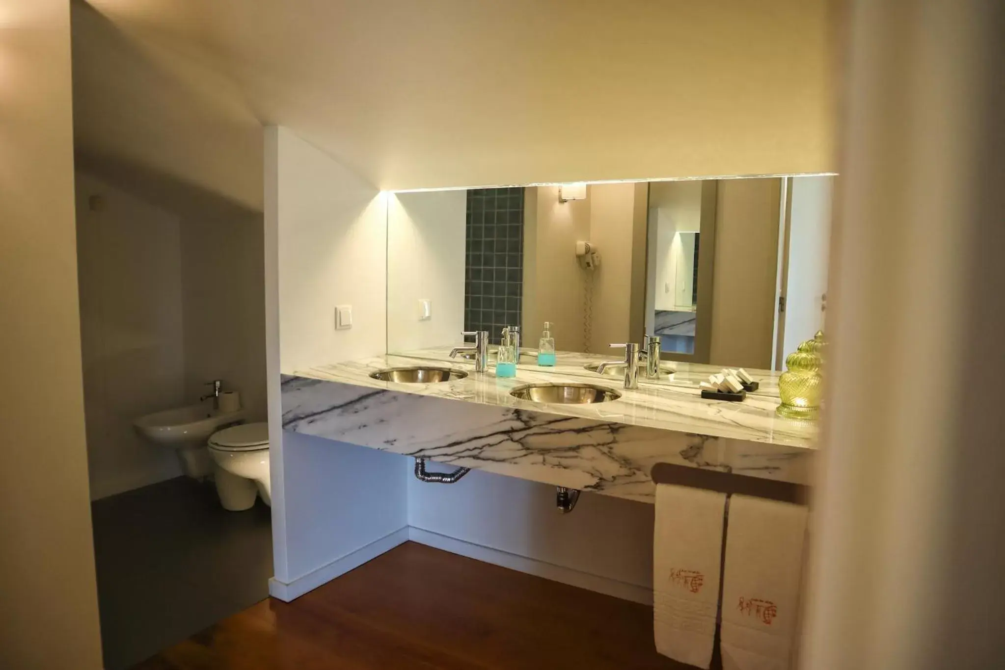 Toilet, Bathroom in Hotel Casa da Nora