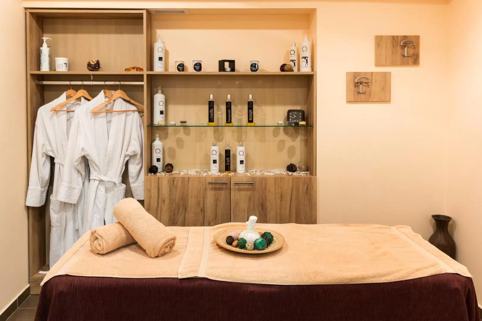 Massage, Bed in Hotel Vojvodina