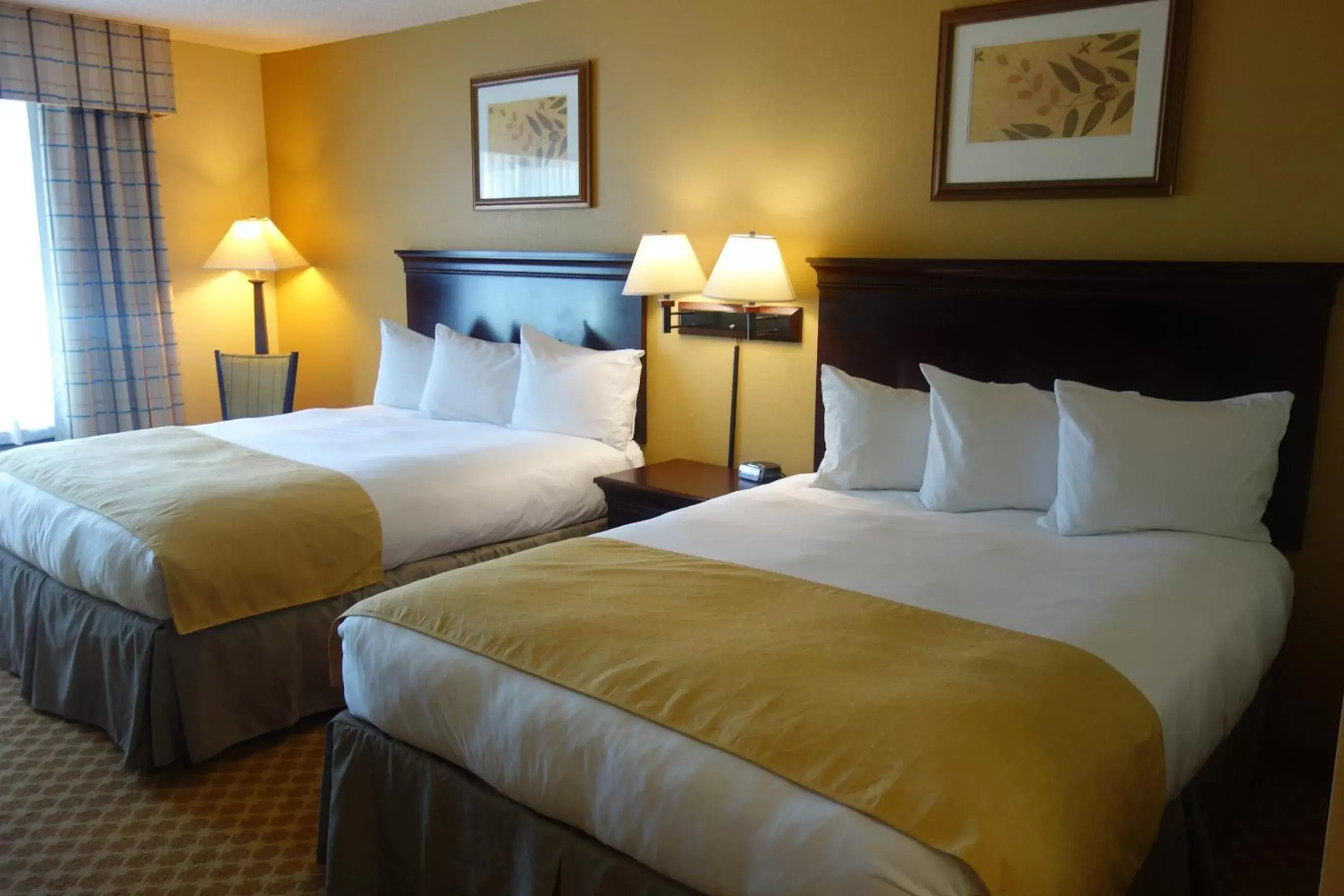 Photo of the whole room, Bed in Country Inn & Suites by Radisson, Kingsland, GA
