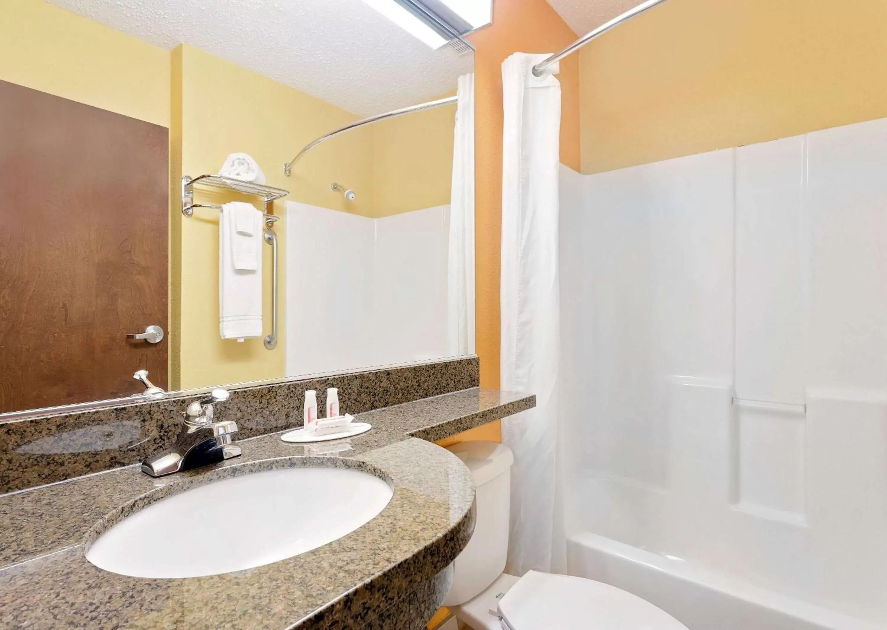 Bathroom in Microtel Inn & Suites by Wyndham Princeton