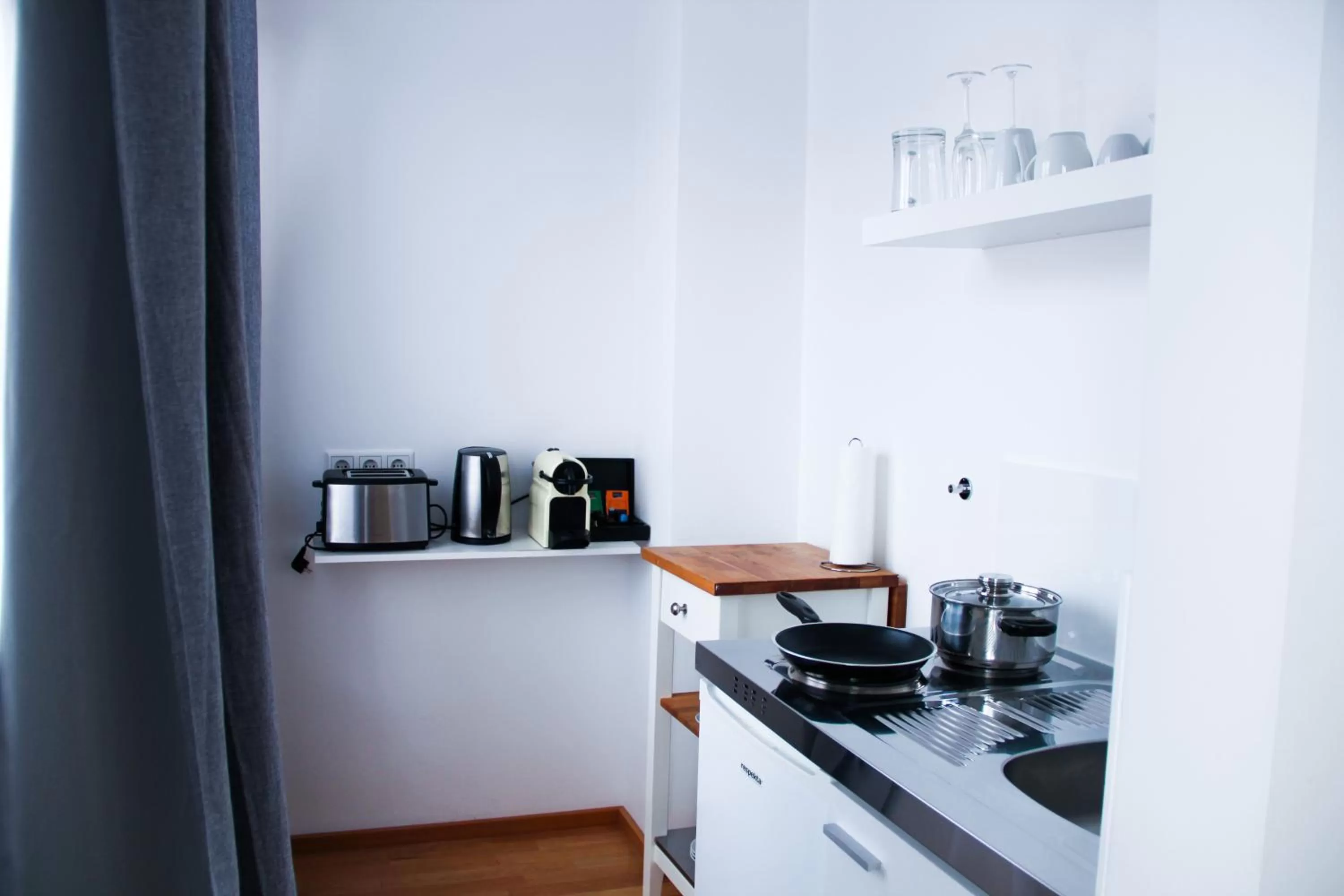 Coffee/tea facilities in Victoria Apartments